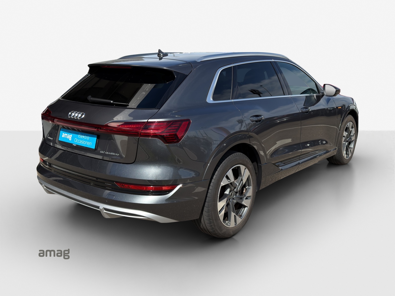 AUDI e-tron 50 S Line Attraction quattro-image-4