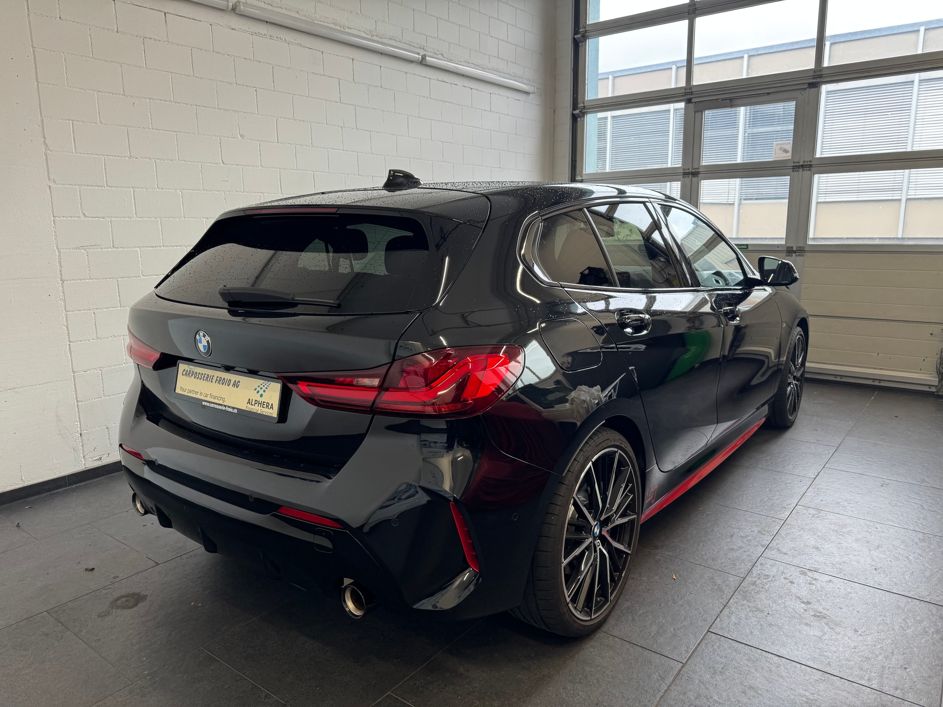 BMW 128ti M Sport Pro Steptronic-showroom-element-2