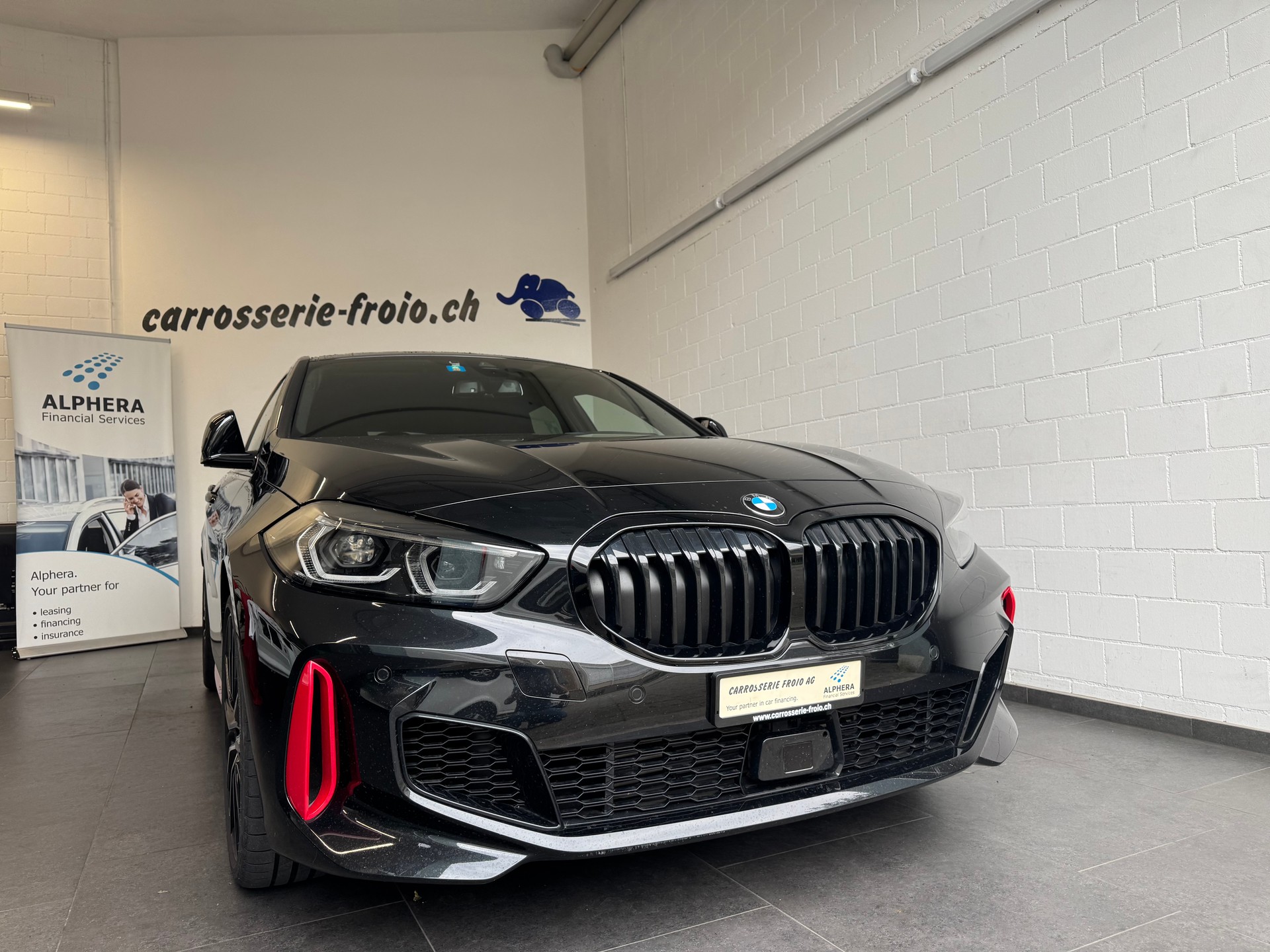 BMW 128ti M Sport Pro Steptronic-showroom-element-1