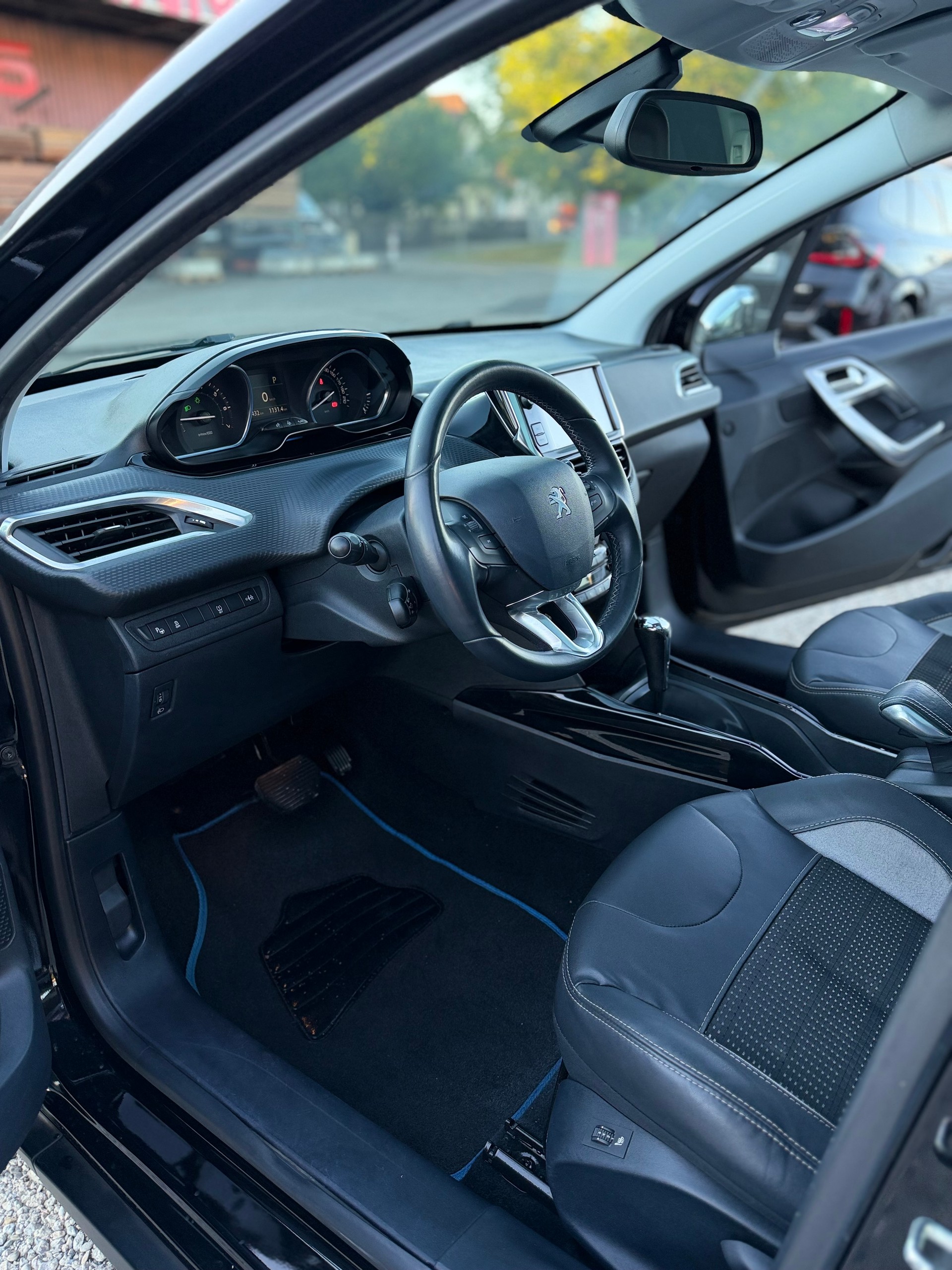 PEUGEOT 2008 1.6 VTI Allure Automatic**Ab MFK**Automat**Panorma-Dach**Chrome-Line**-image-10