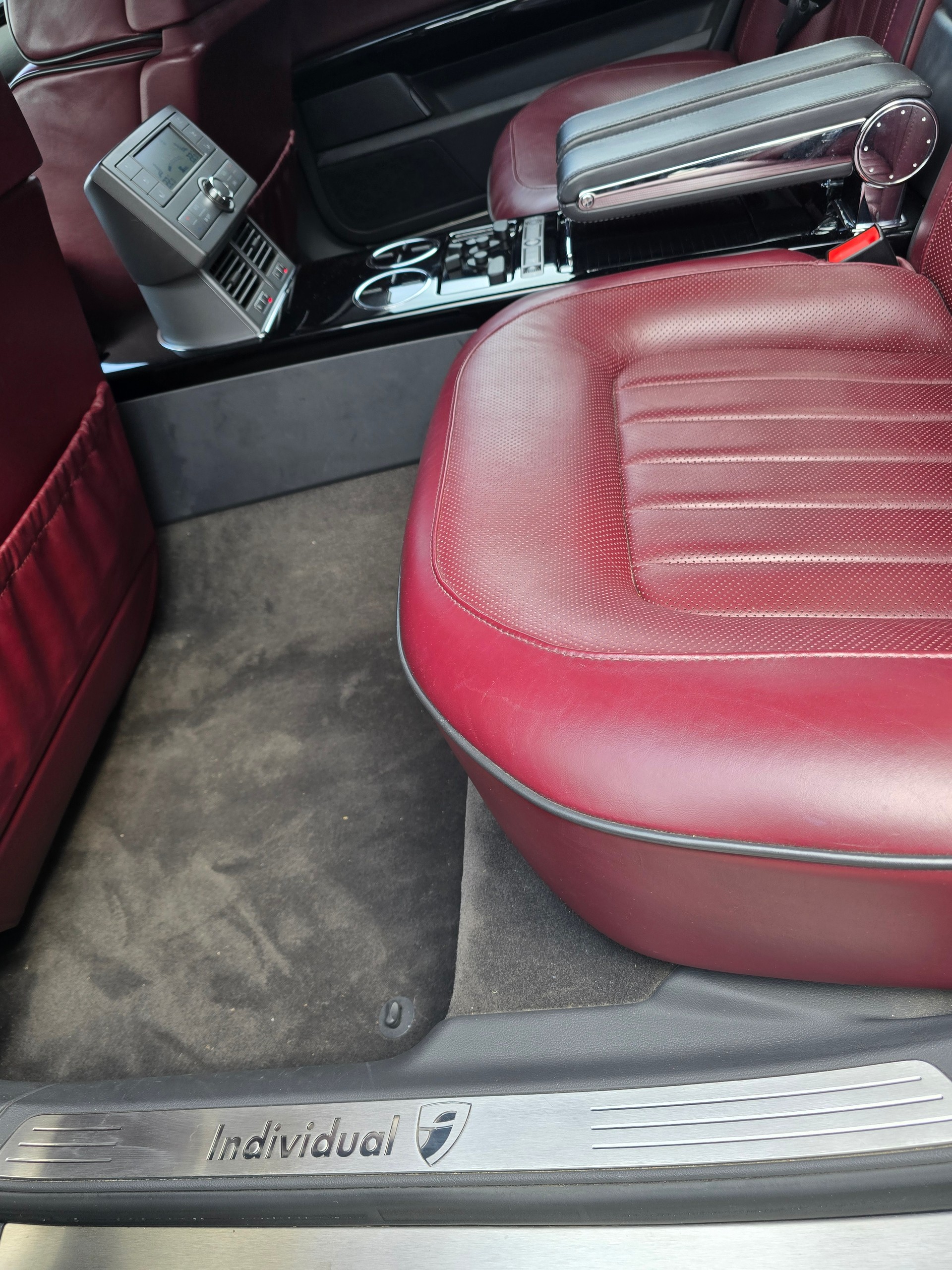 VW INDIVIDUAL 4200 V8-image-10