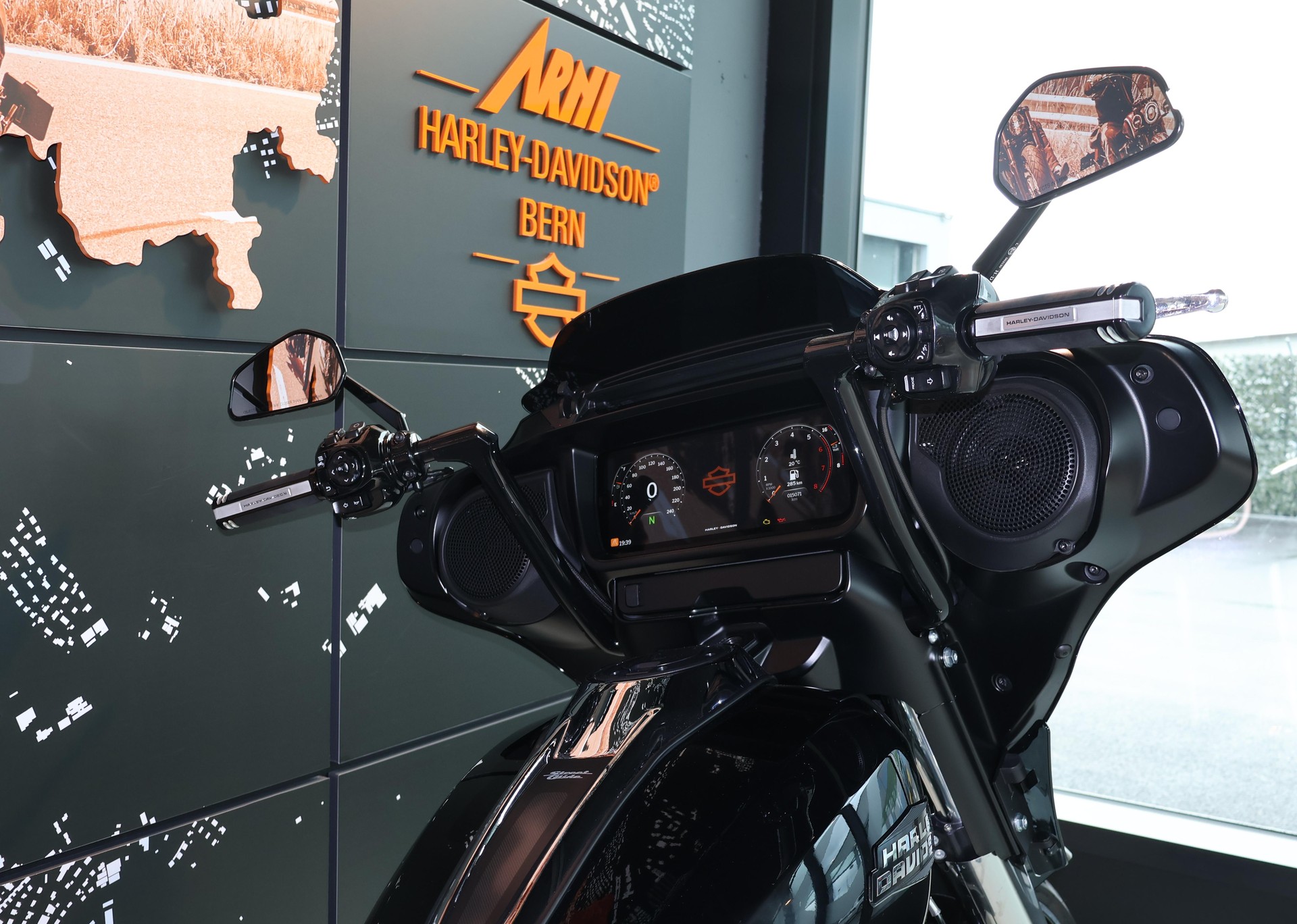 HARLEY-DAVIDSON FLHX Street Glide 117-image-4