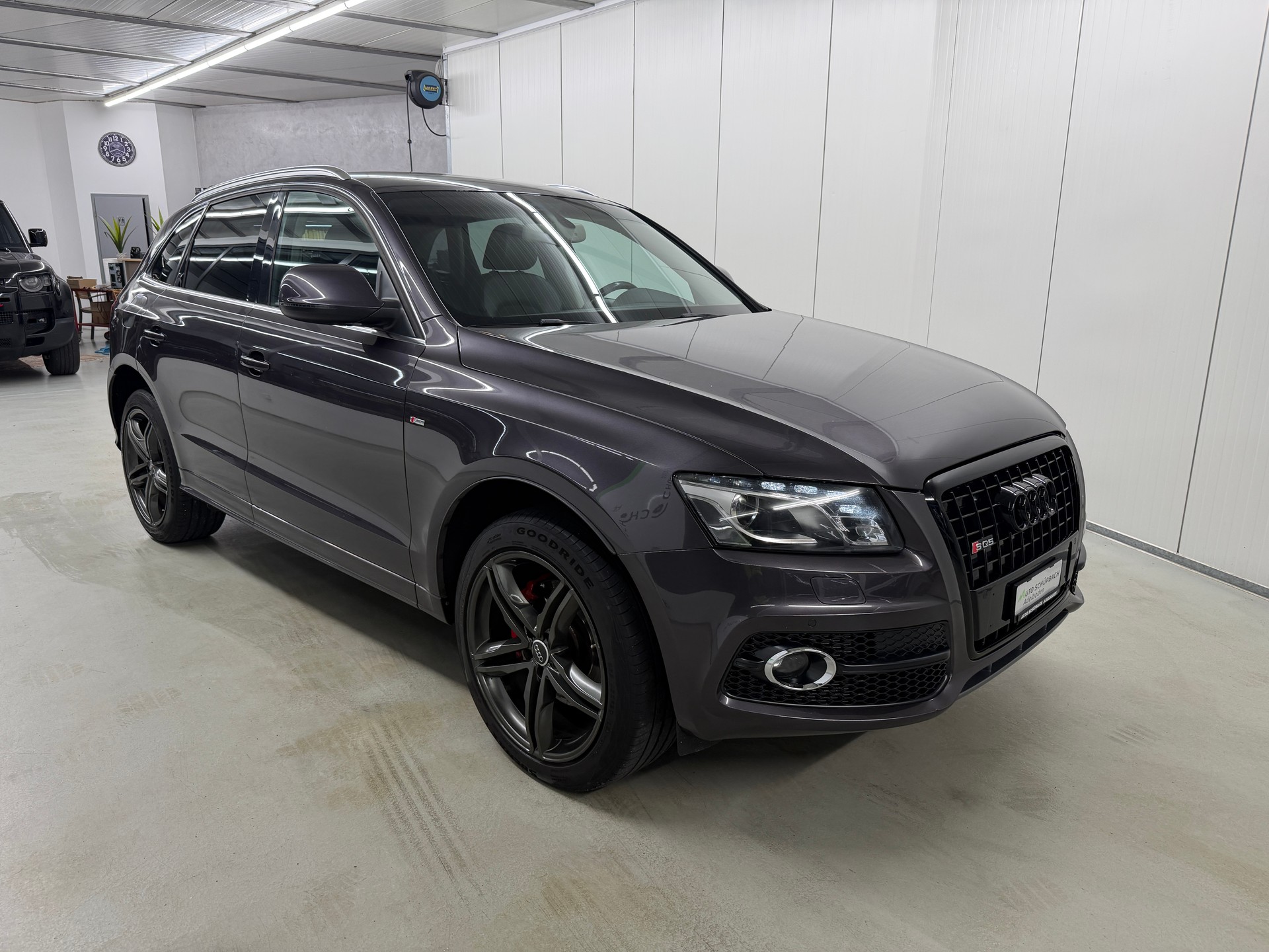 AUDI Q5 3.0 TDI quattro S-tronic-showroom-element-1
