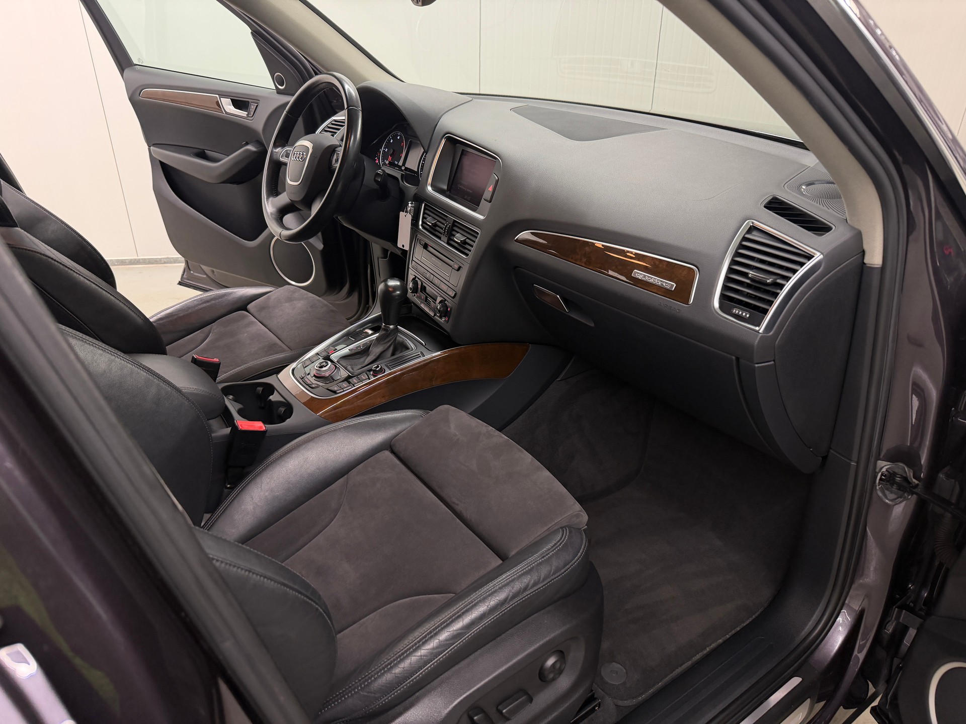 AUDI Q5 3.0 TDI quattro S-tronic-image-19