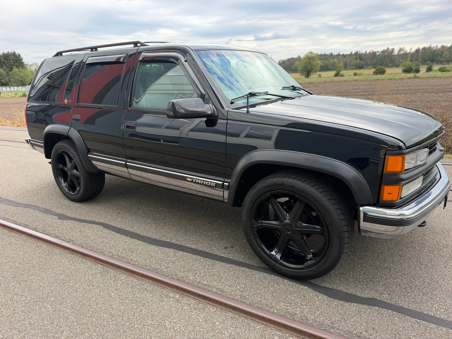 CHEVROLET Tahoe 5.7 Autotrac S-showroom-element-2