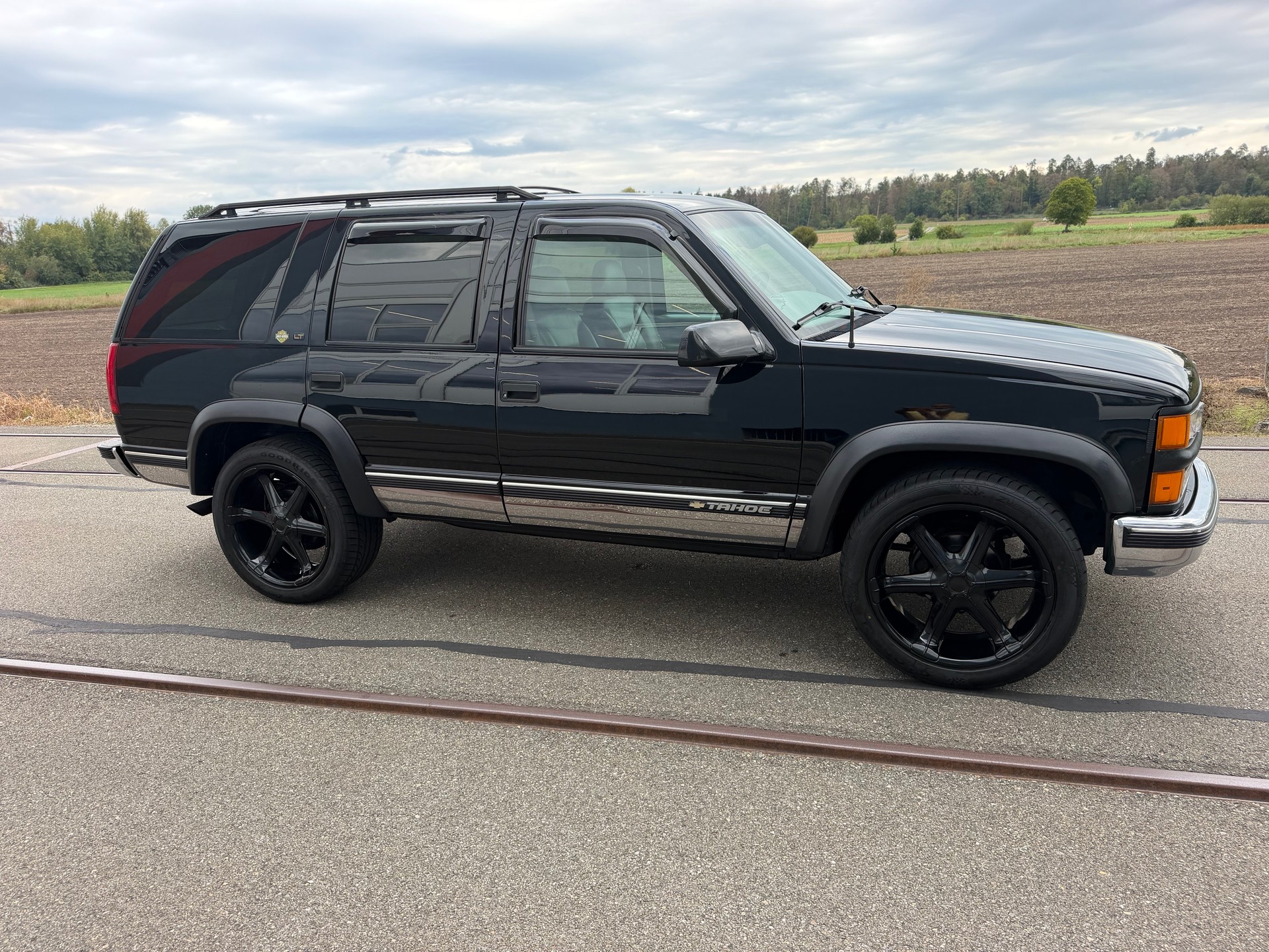 CHEVROLET Tahoe 5.7 Autotrac S-showroom-element-3