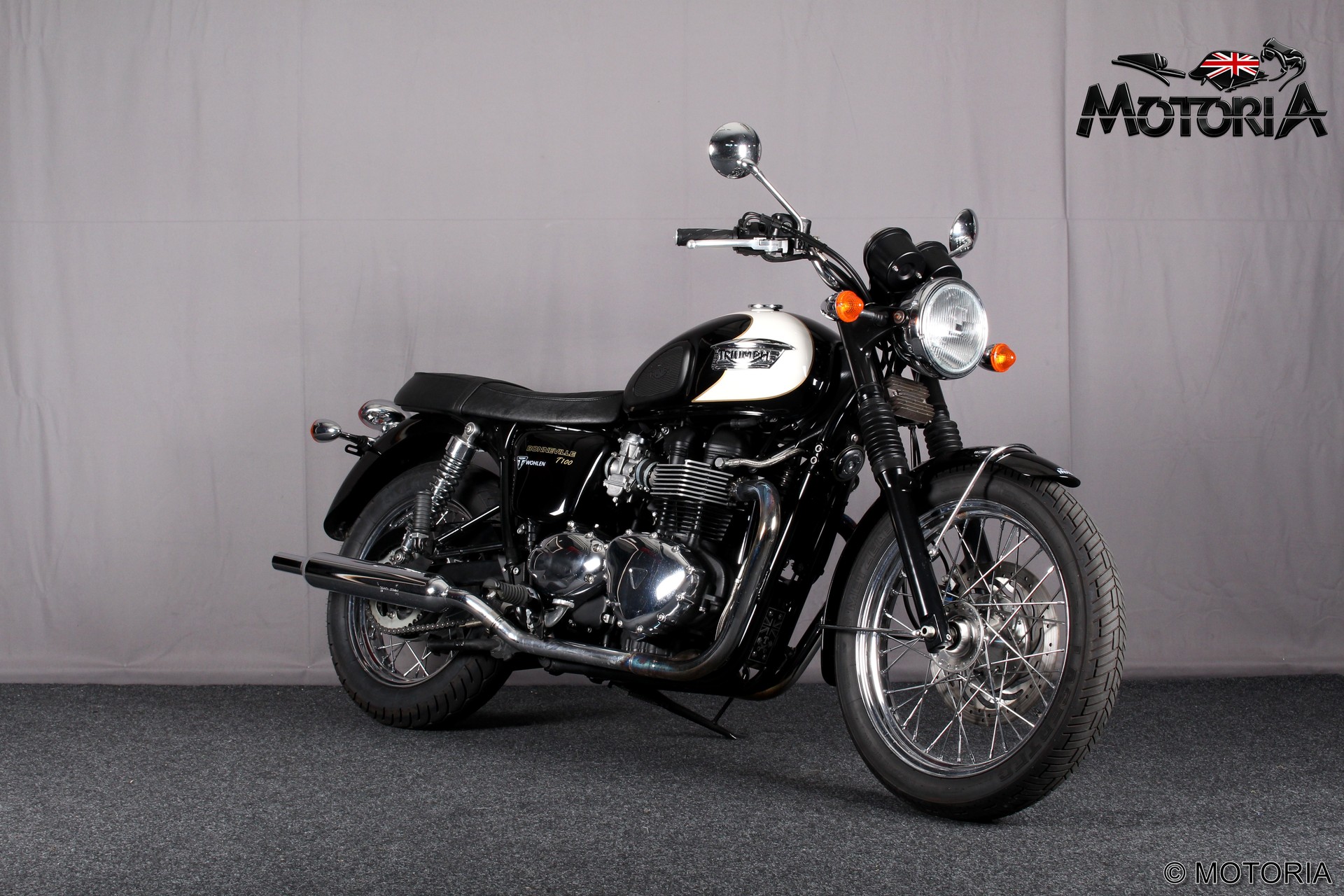 TRIUMPH Bonneville 900 T 100