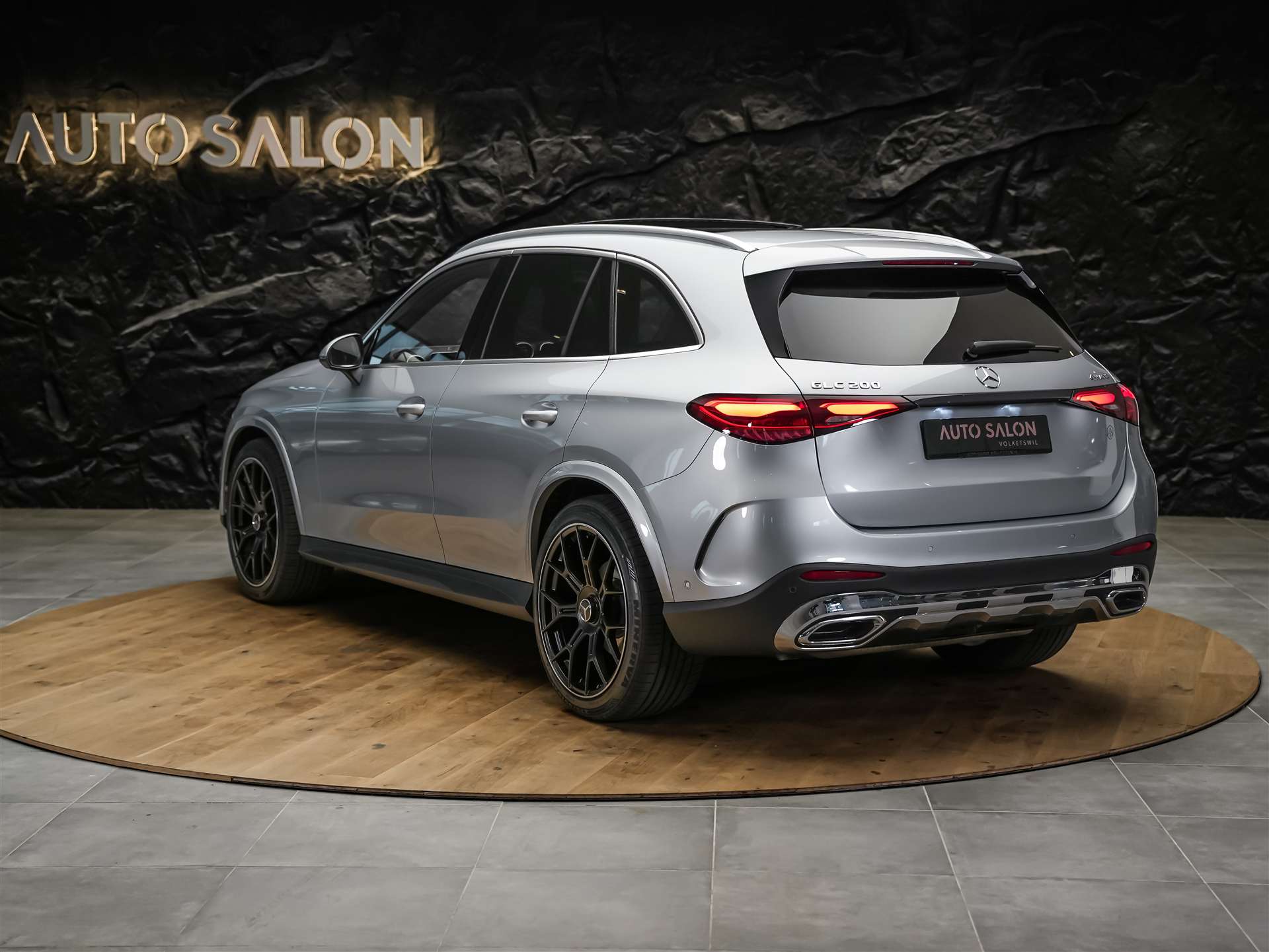 MERCEDES-BENZ GLC 200 4Matic AMG Line 9G-Tronic *21" Felgen*Panorama*AHK*-showroom-element-3