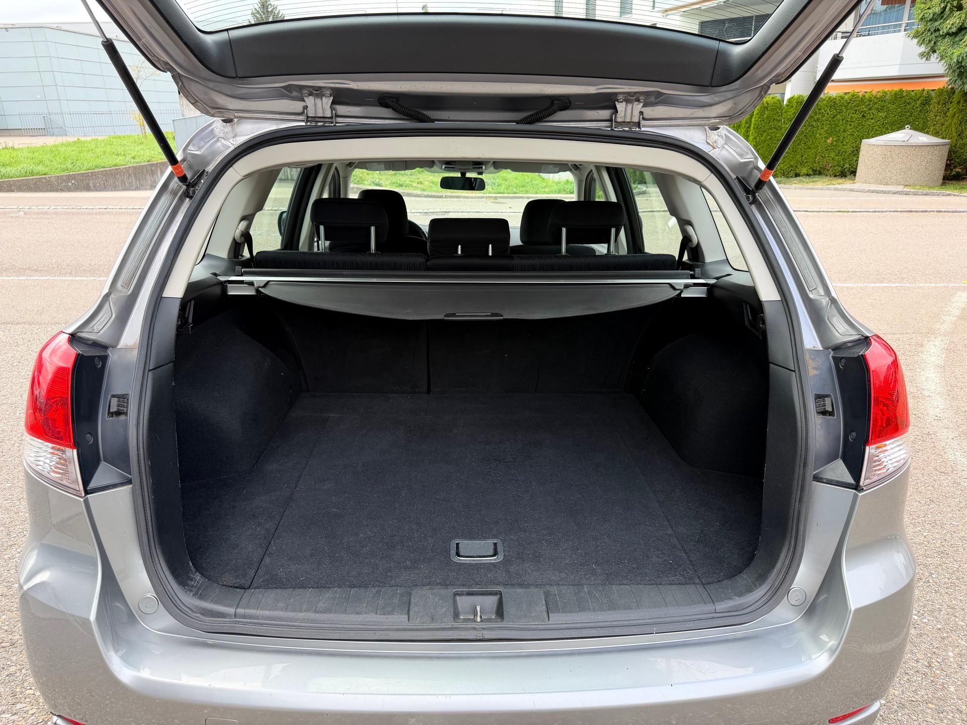 SUBARU Legacy 2.0i Swiss AWD Lineartronic-image-12
