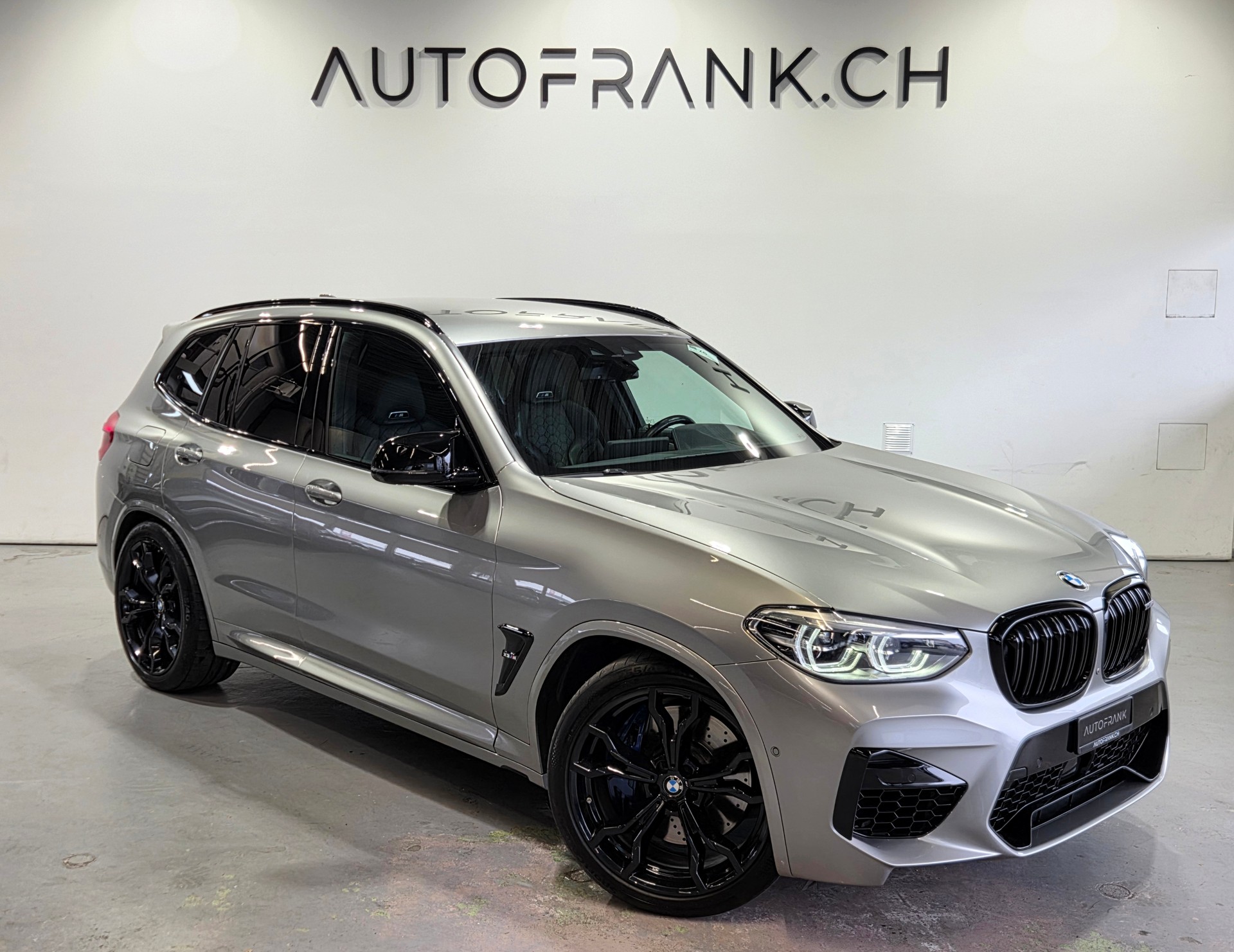 BMW X3 M Competition-showroom-element-3