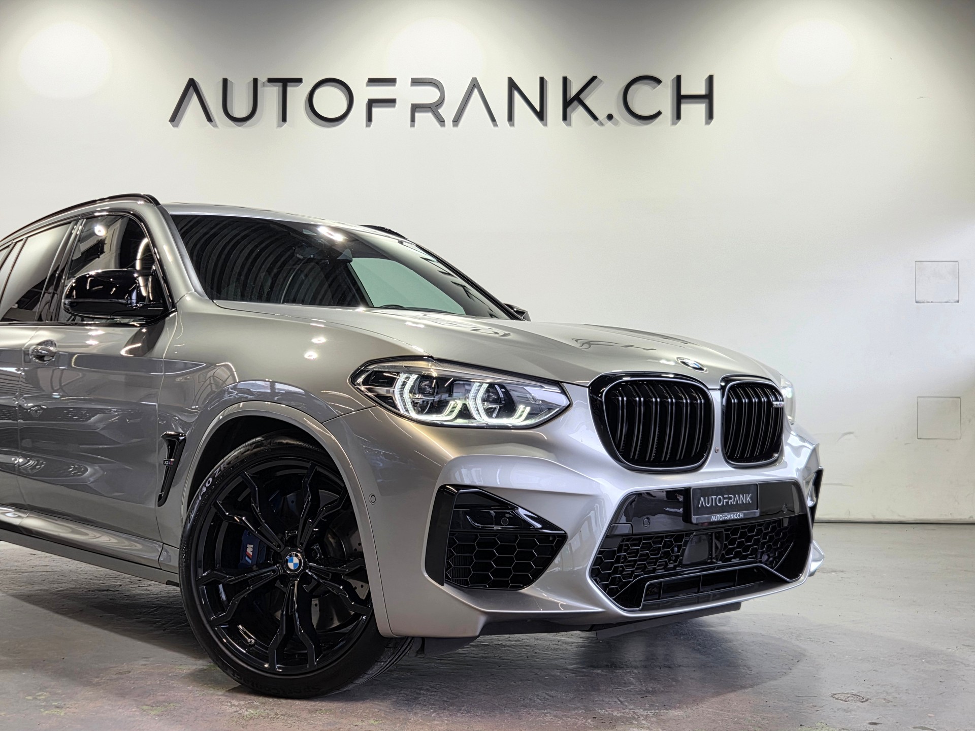 BMW X3 M Competition-showroom-element-1