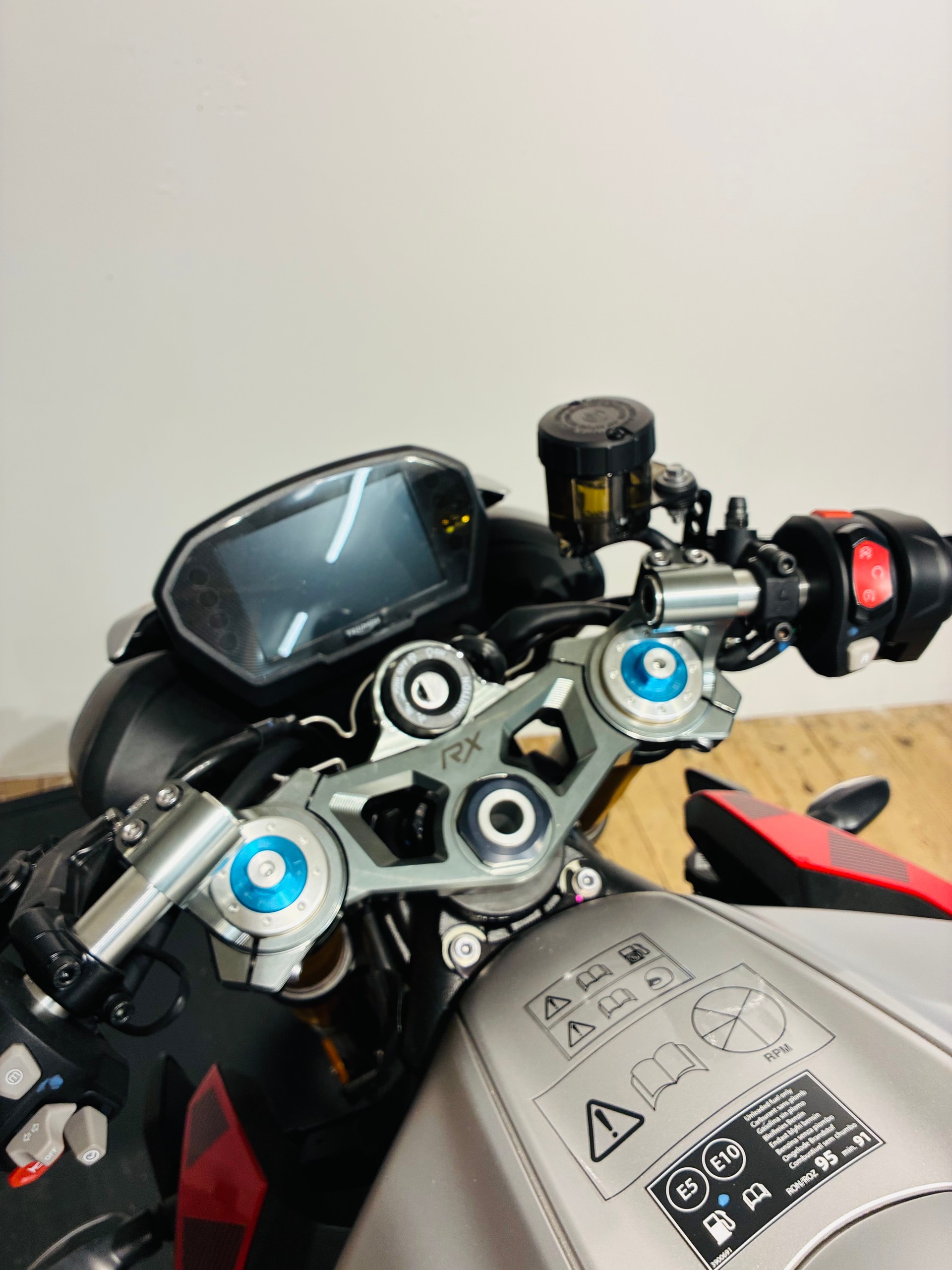TRIUMPH 765RX-image-14