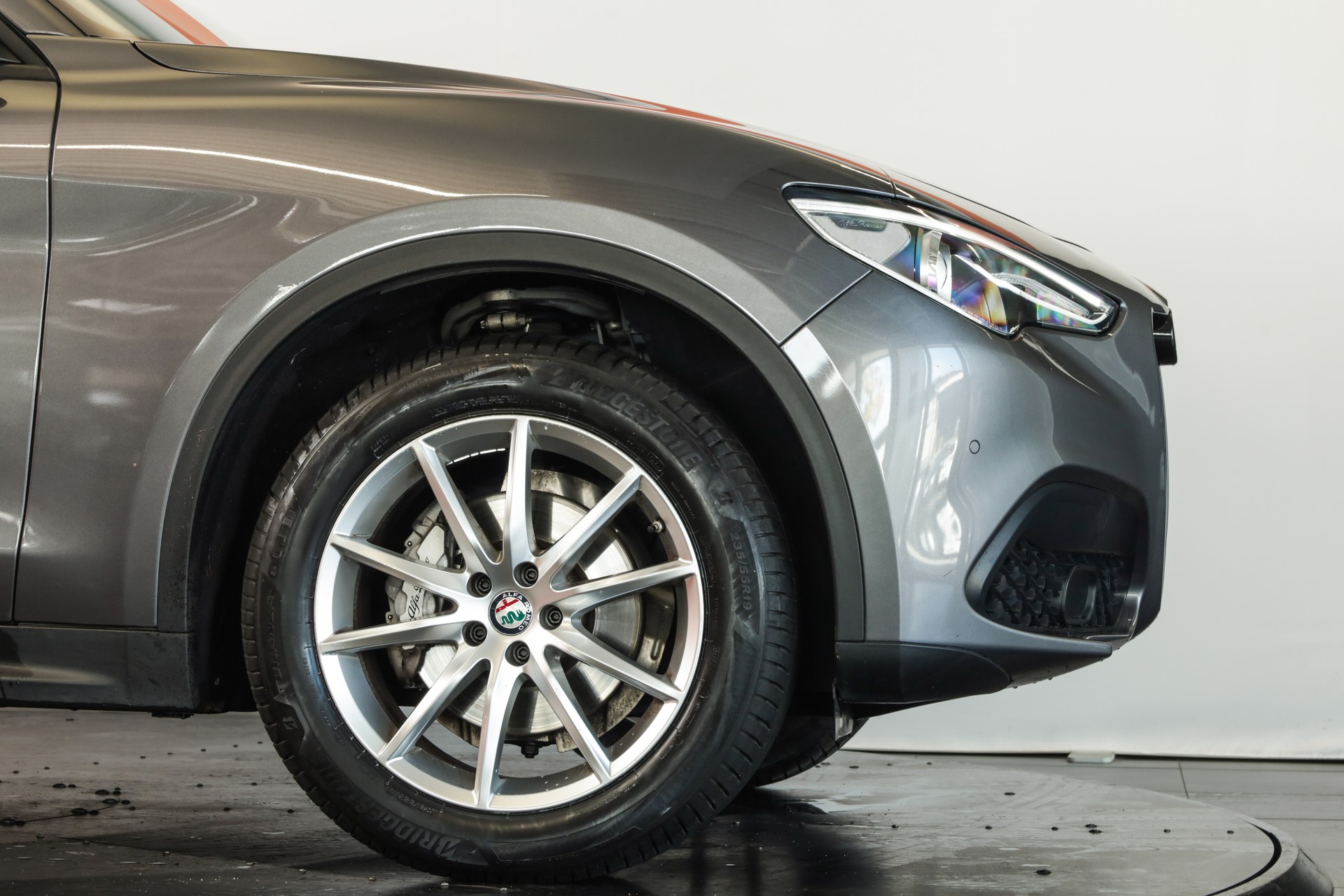 ALFA ROMEO Stelvio 2.0 Super Q4 Automatic Gris Vesuvio / Pack Driver Plus / Sièges électriques-image-6