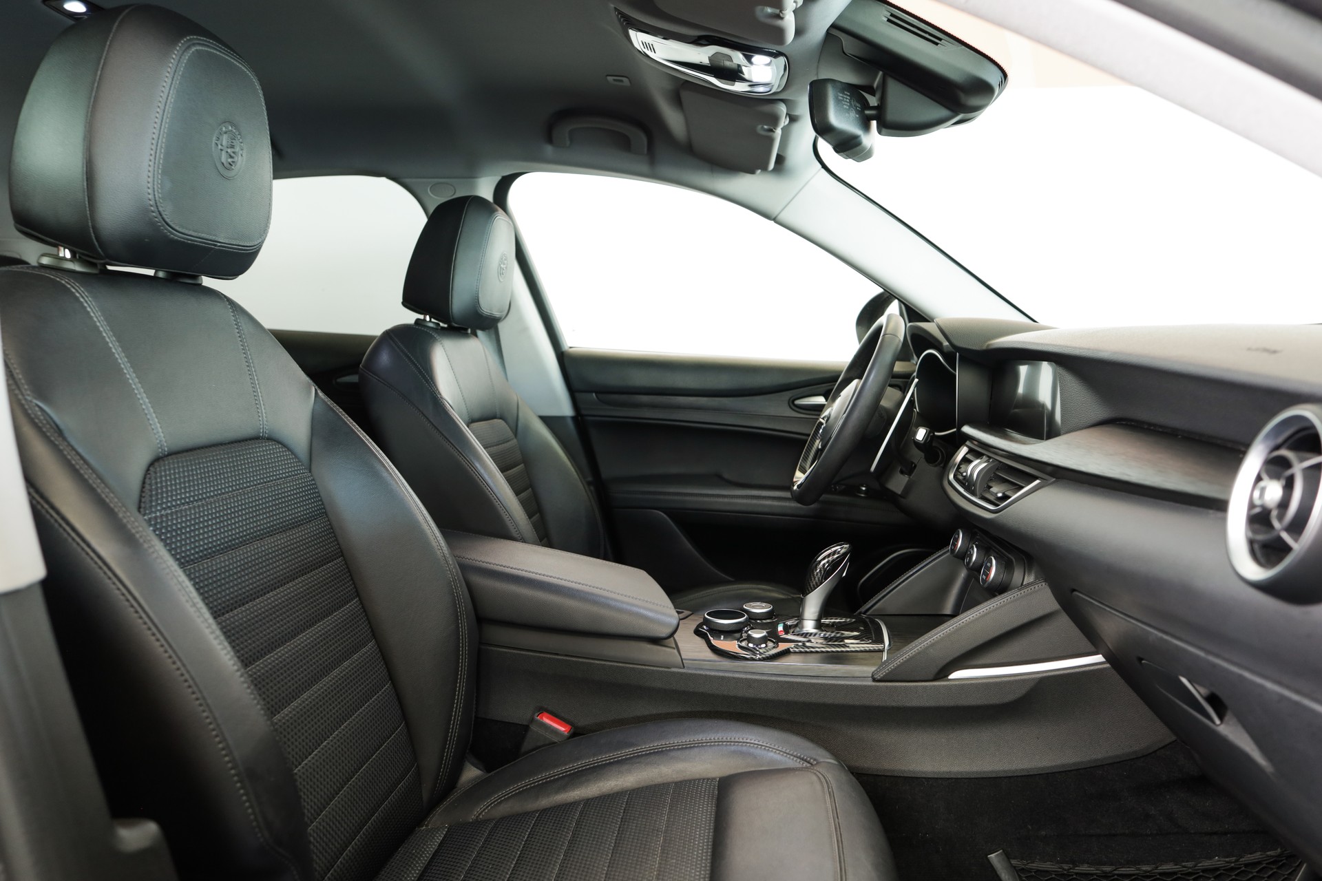 ALFA ROMEO Stelvio 2.0 Super Q4 Automatic Gris Vesuvio / Pack Driver Plus / Sièges électriques-image-13