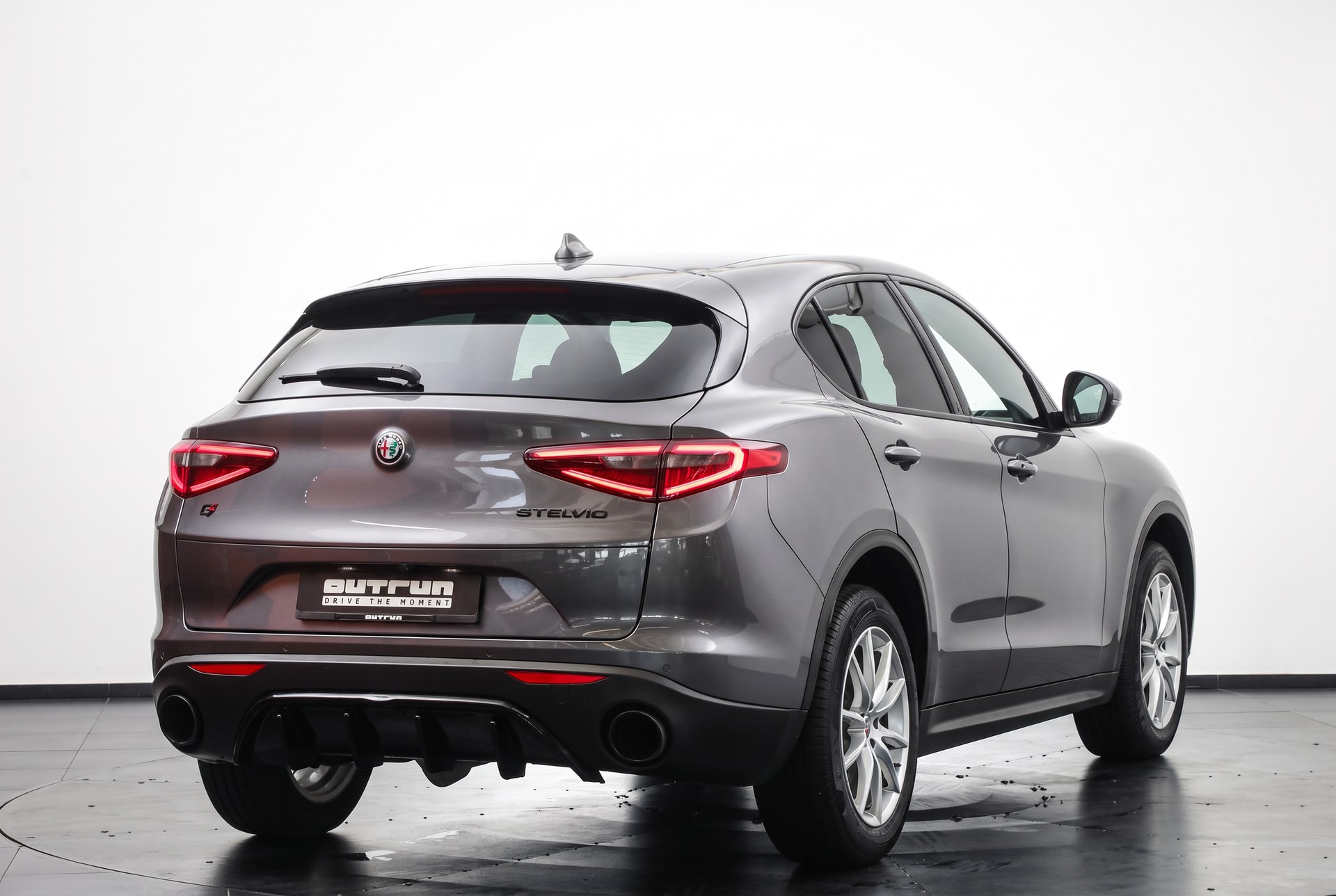 ALFA ROMEO Stelvio 2.0 Super Q4 Automatic Gris Vesuvio / Pack Driver Plus / Sièges électriques-image-4