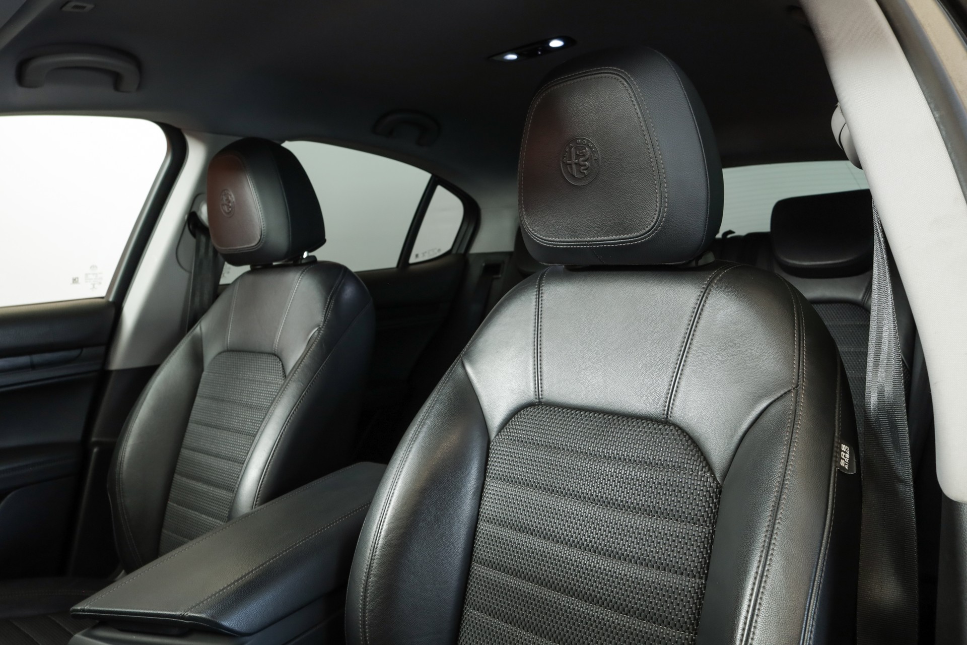 ALFA ROMEO Stelvio 2.0 Super Q4 Automatic Gris Vesuvio / Pack Driver Plus / Sièges électriques-image-11