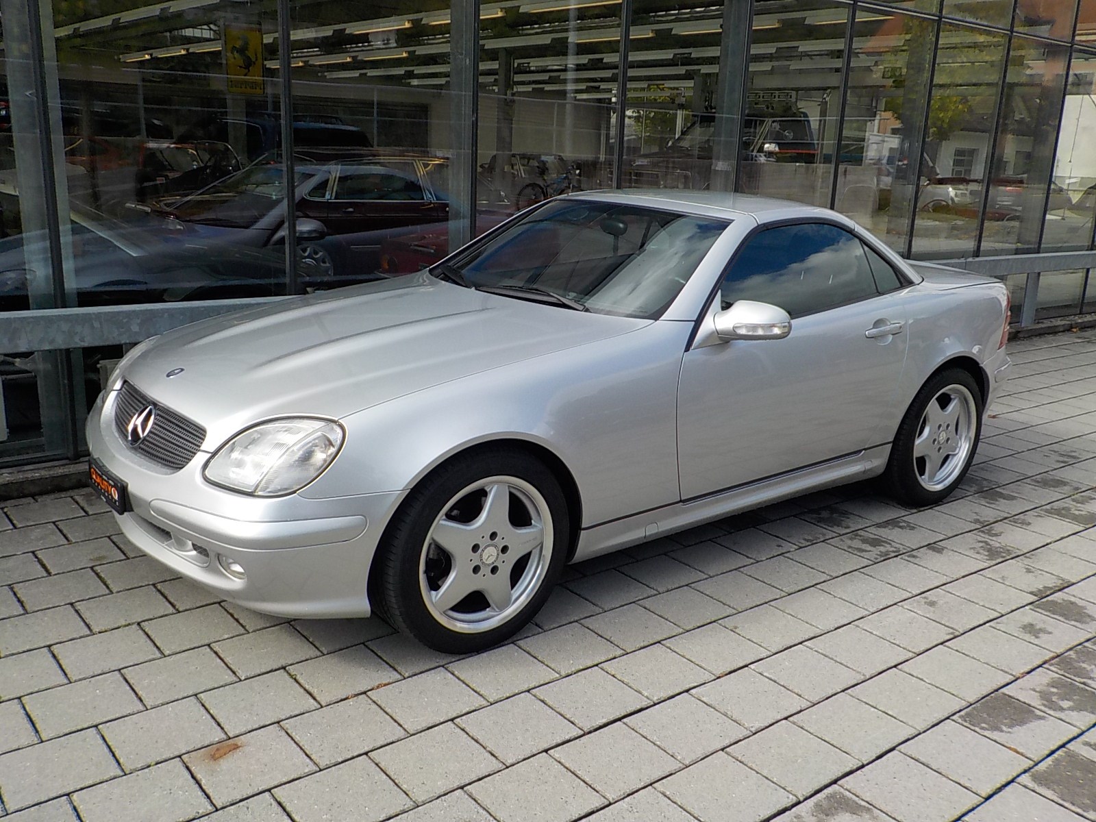 MERCEDES-BENZ SLK 320-showroom-element-1