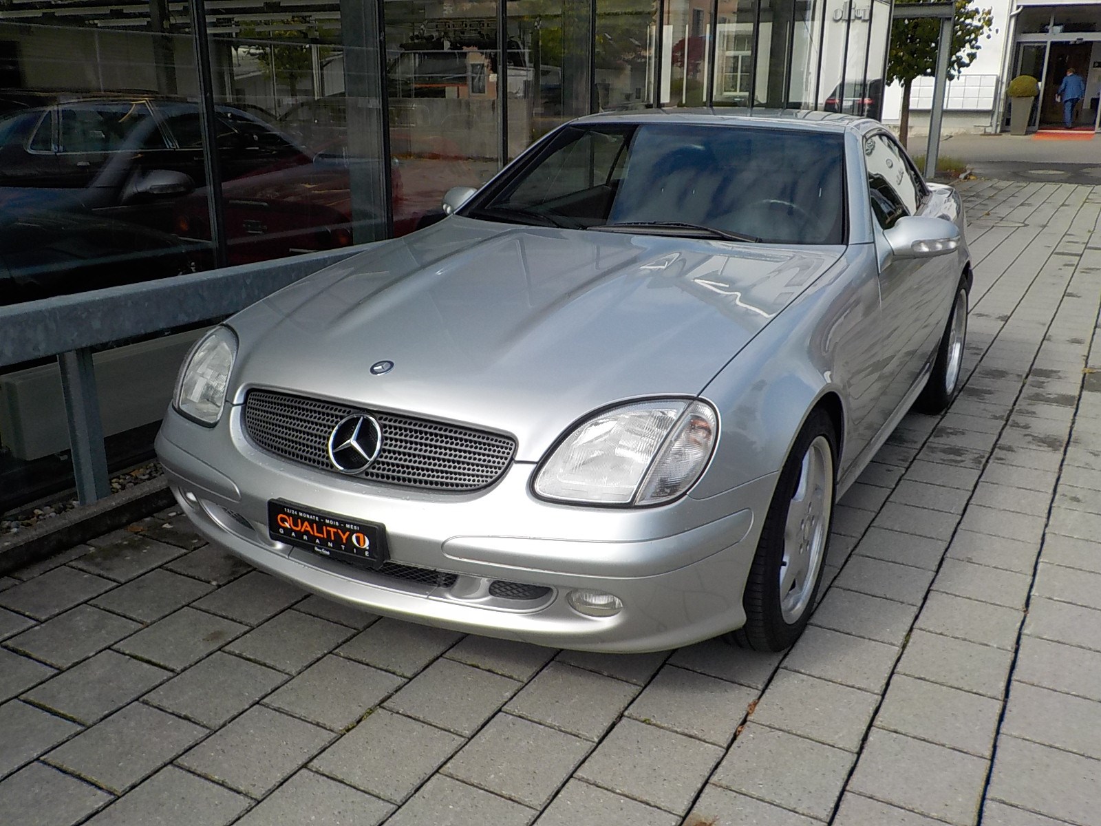 MERCEDES-BENZ SLK 320-showroom-element-2