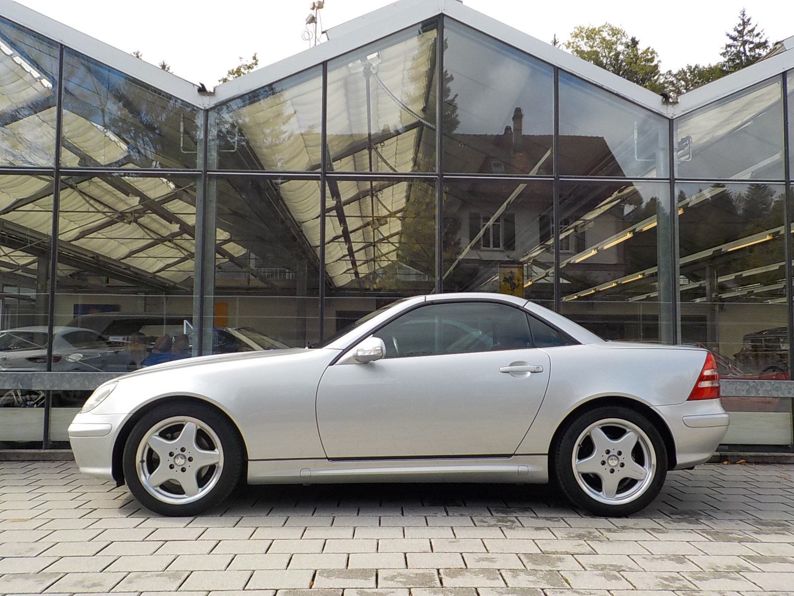 MERCEDES-BENZ SLK 320-showroom-element-3