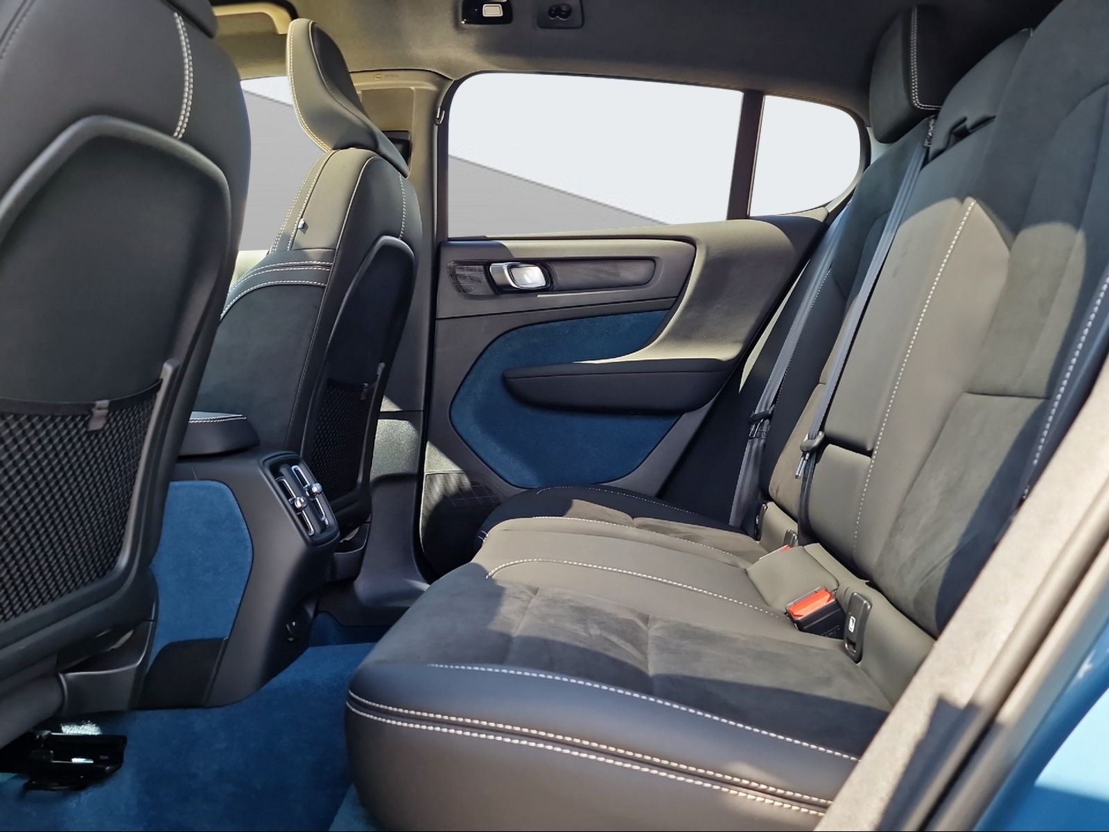 VOLVO C40 P6 Recharge Ultimate-image-13