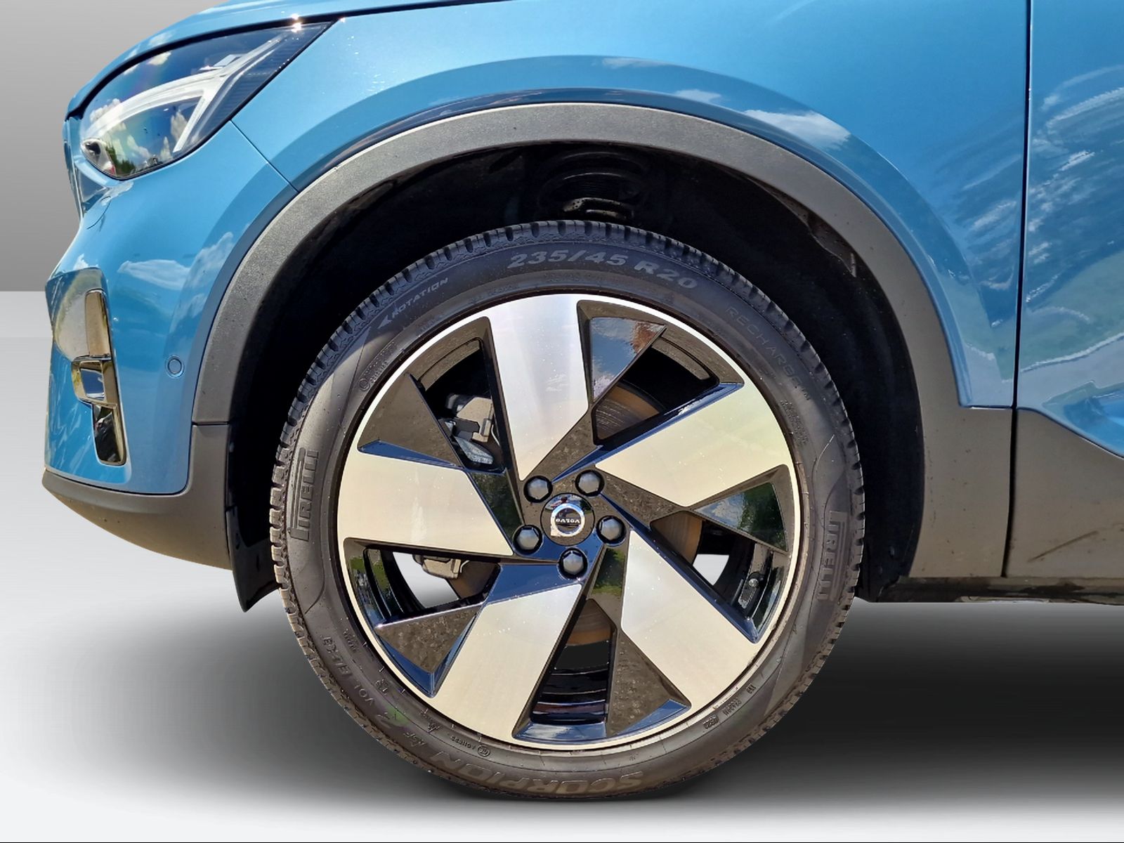 VOLVO C40 P6 Recharge Ultimate-image-8