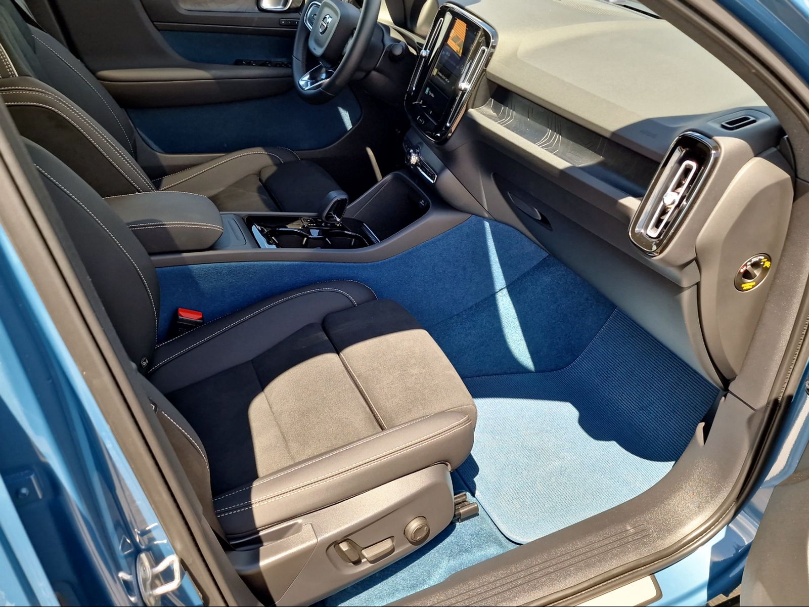 VOLVO C40 P6 Recharge Ultimate-image-14