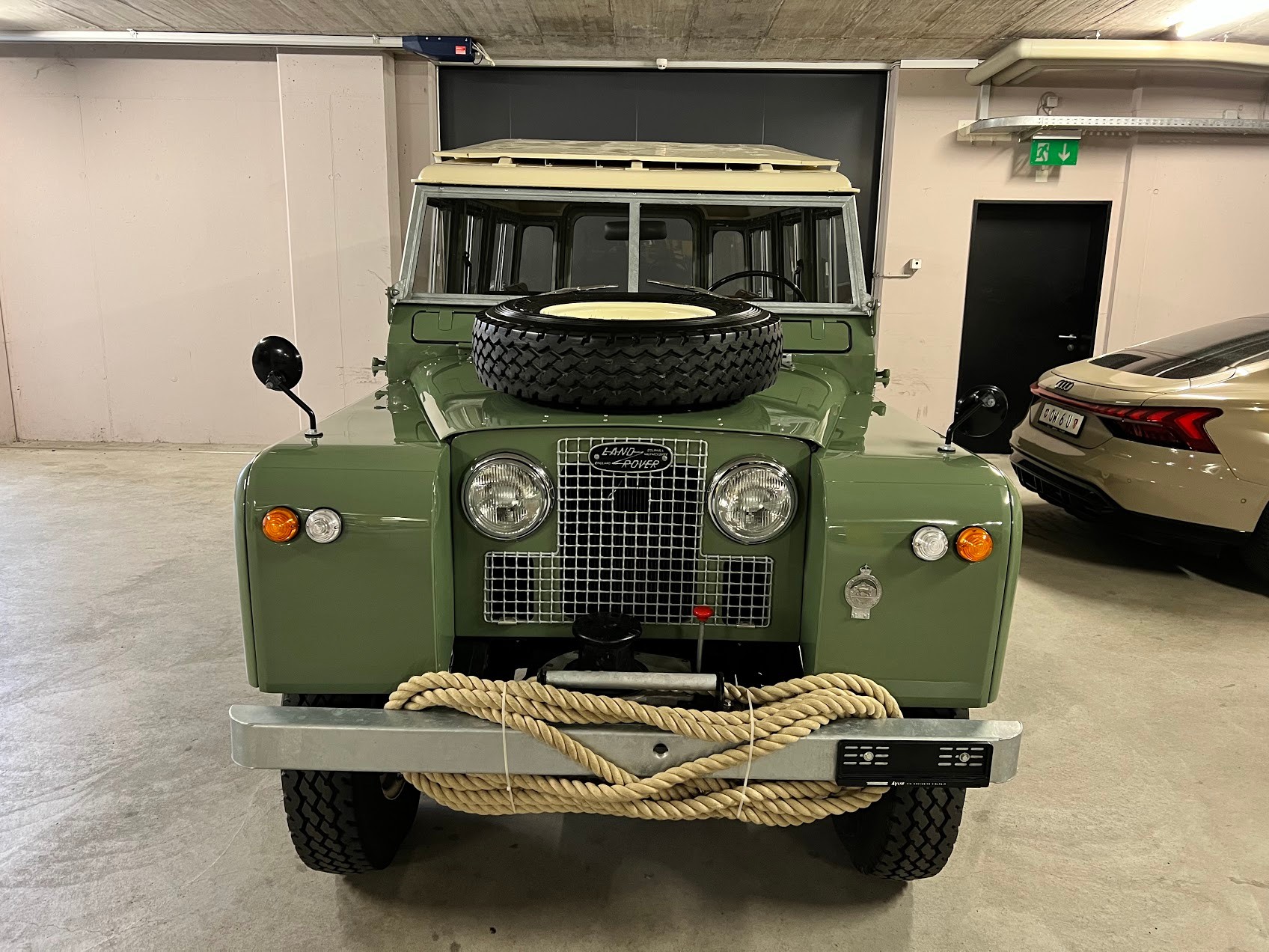LAND ROVER Serie IIa 109 SW Avus Classic / Komplettrestauration-image-2
