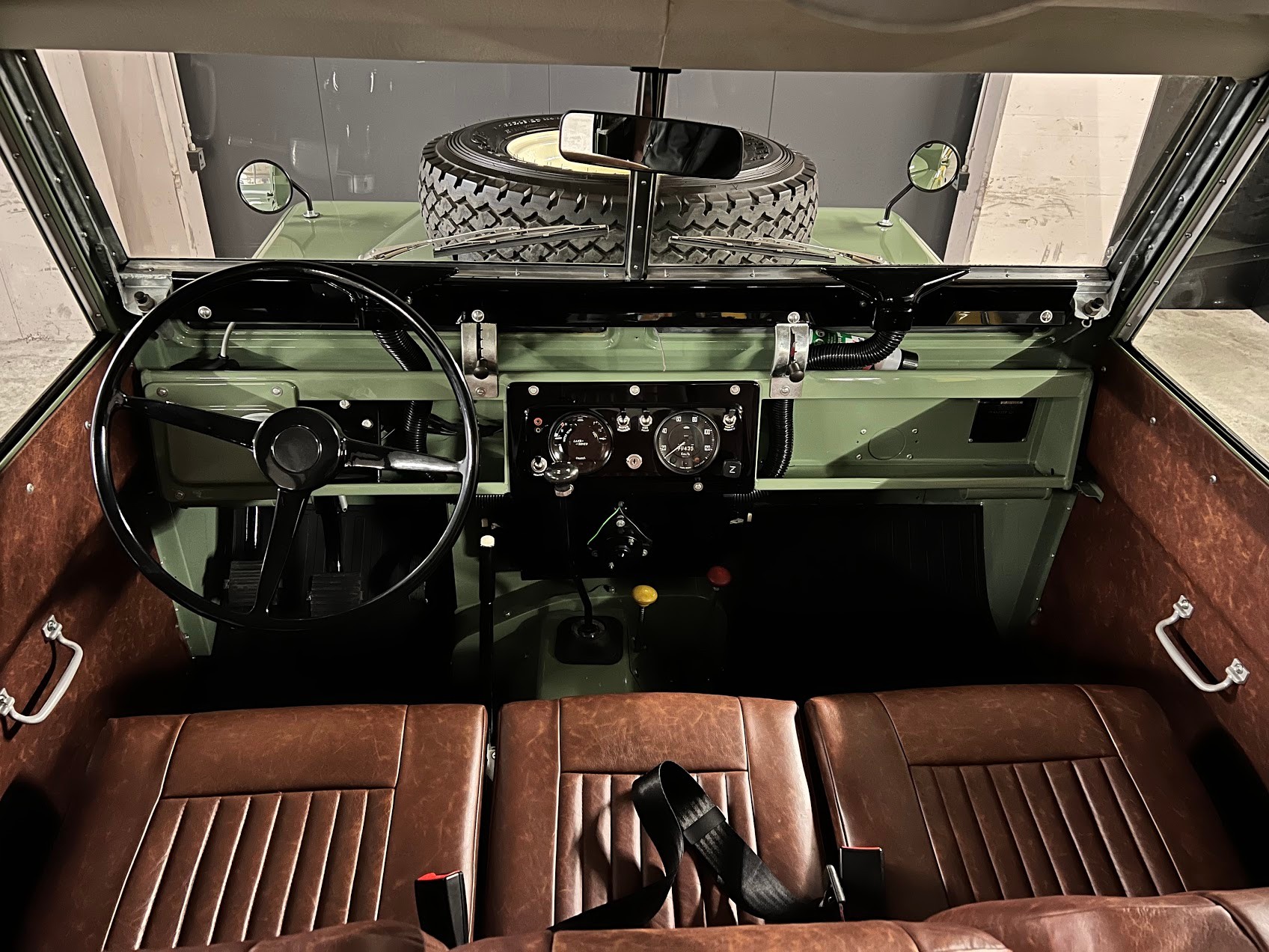 LAND ROVER Serie IIa 109 SW Avus Classic / Komplettrestauration-image-12