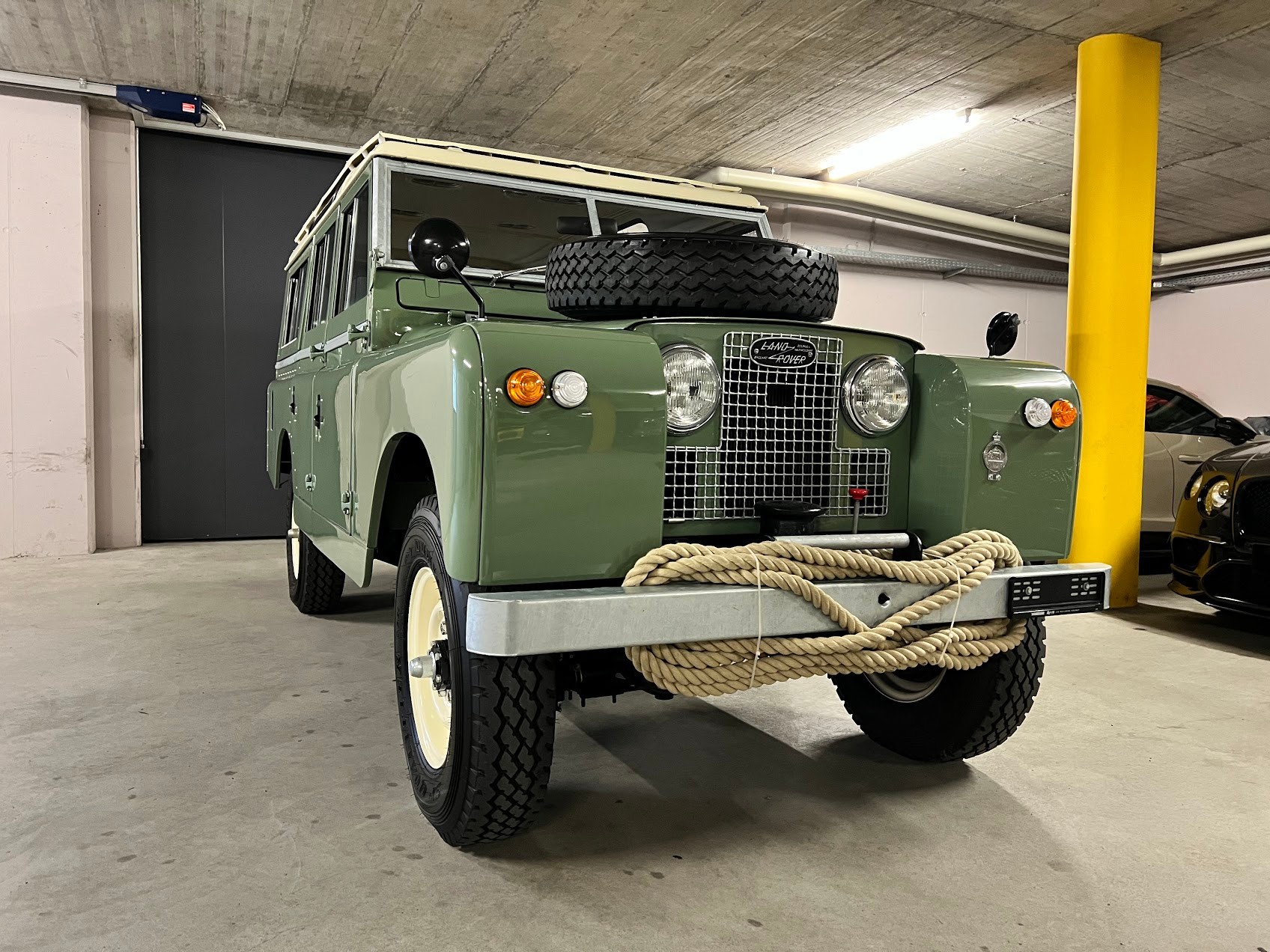 LAND ROVER Serie IIa 109 SW Avus Classic / Komplettrestauration