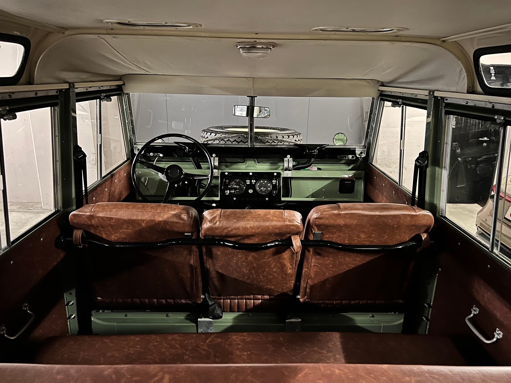 LAND ROVER Serie IIa 109 SW Avus Classic / Komplettrestauration-image-14