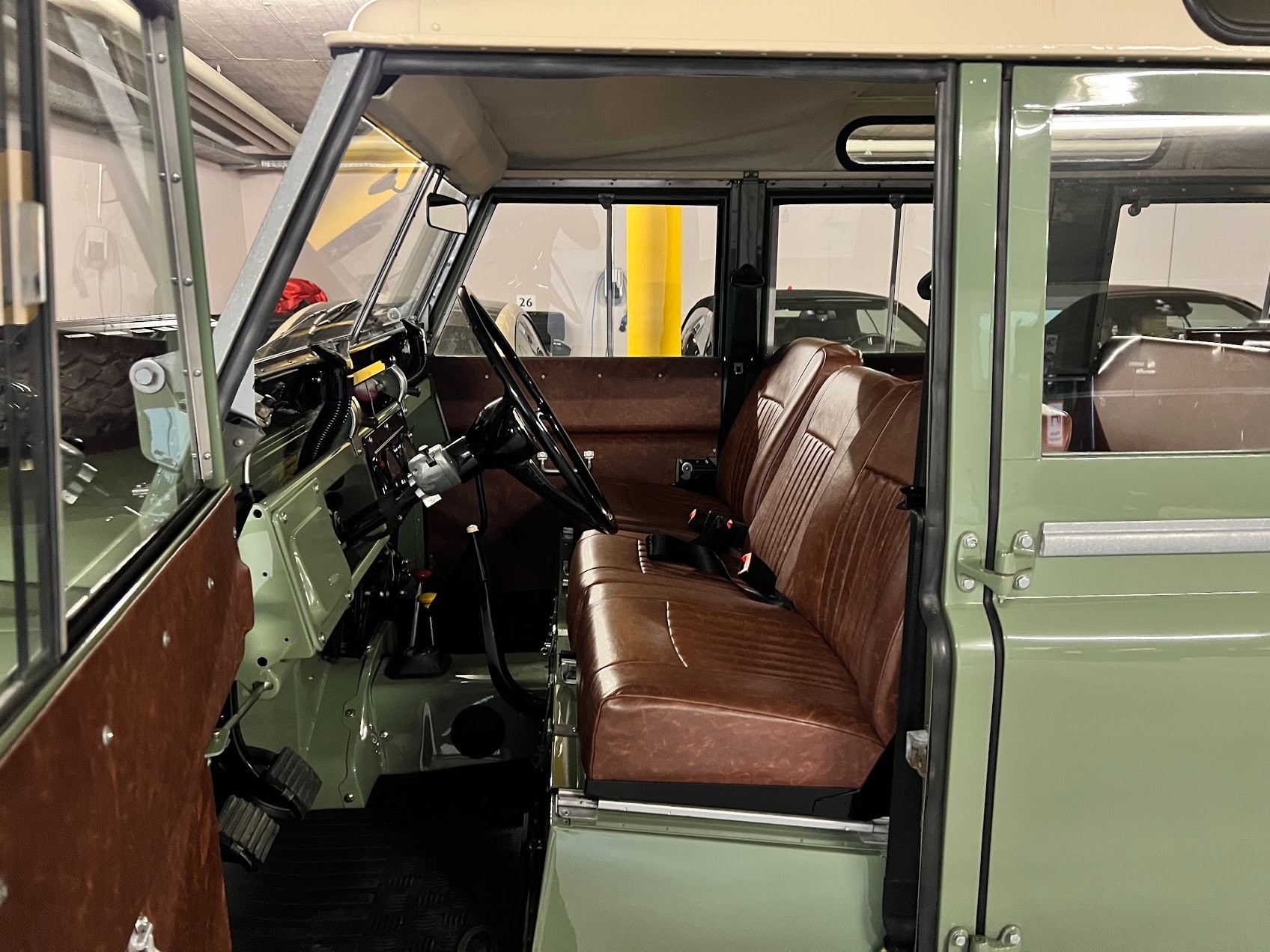 LAND ROVER Serie IIa 109 SW Avus Classic / Komplettrestauration-image-9
