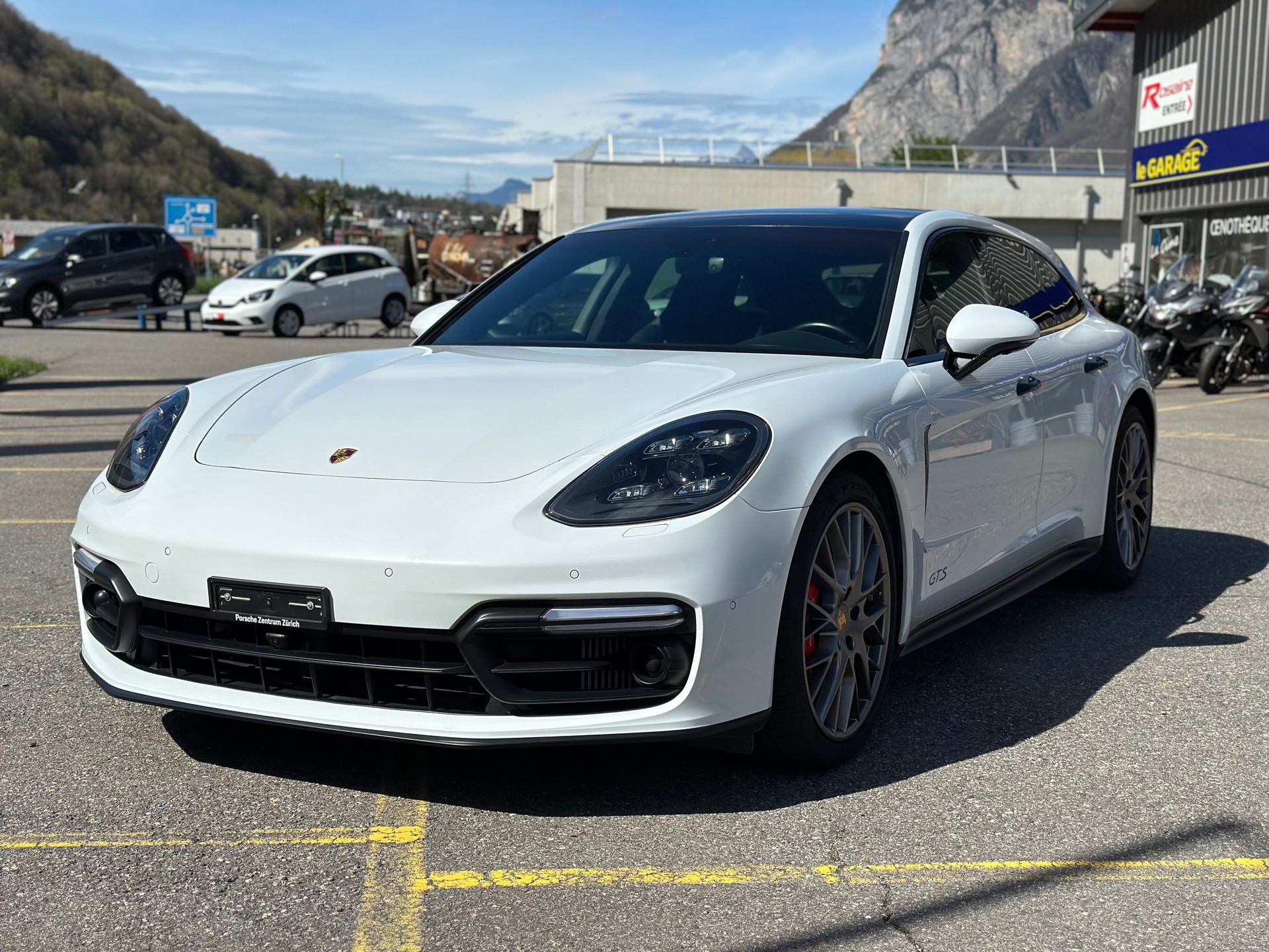 PORSCHE Panamera GTS Sport Turismo PDK-showroom-element-2