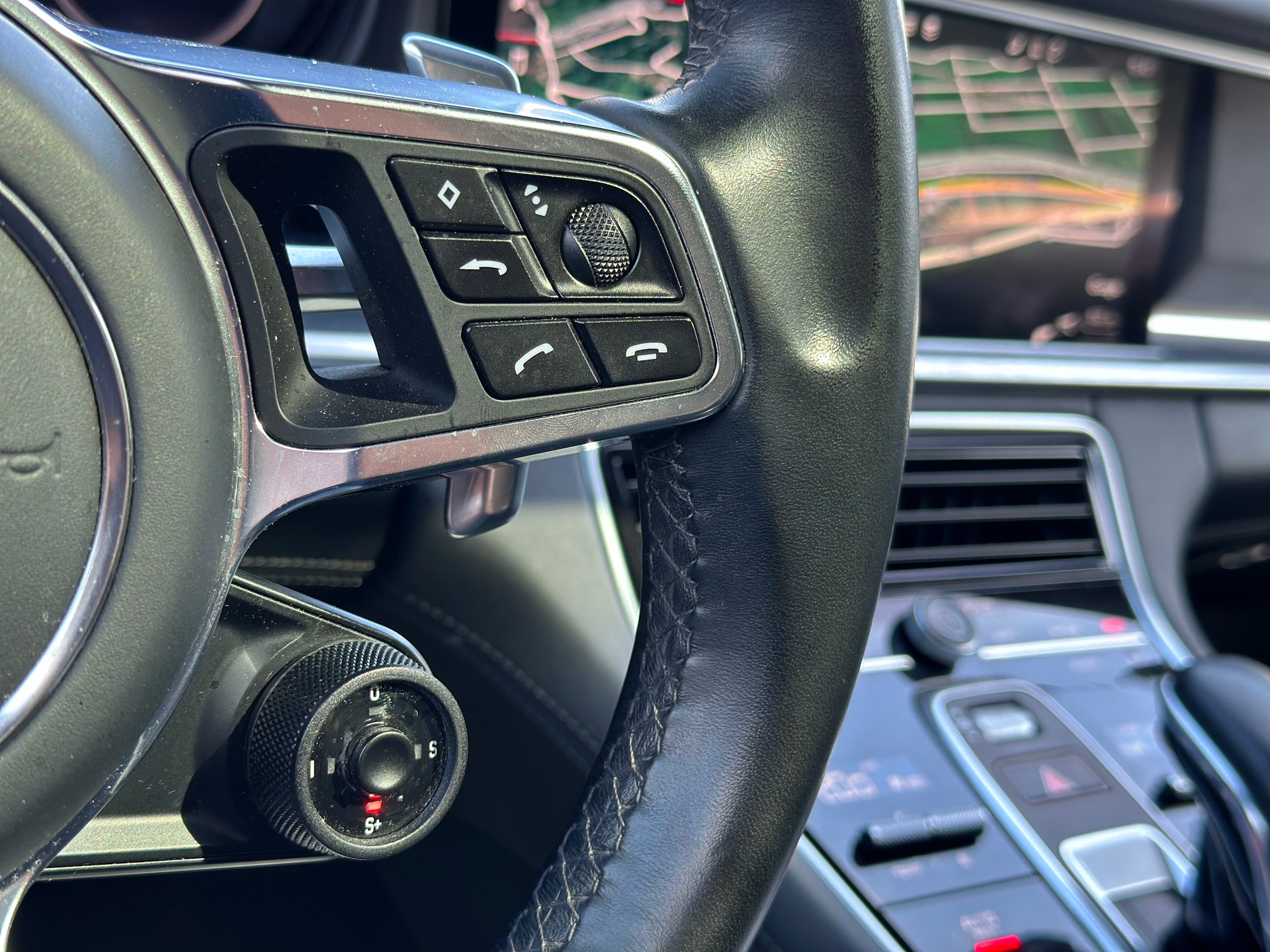 PORSCHE Panamera GTS Sport Turismo PDK-image-27