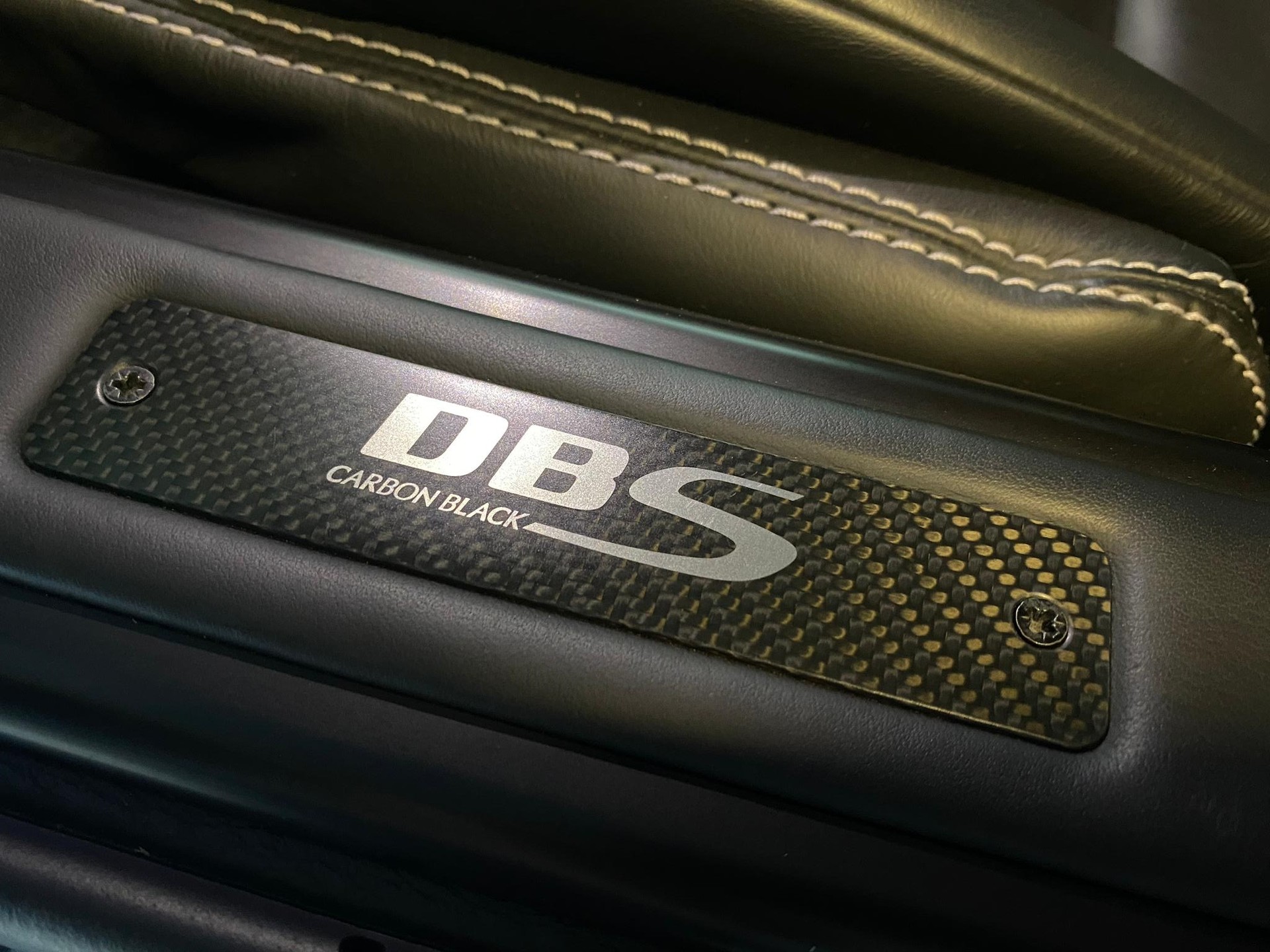 ASTON MARTIN DBS Coupé Touchtronic 2 "Carbon Black Edition"-image-5