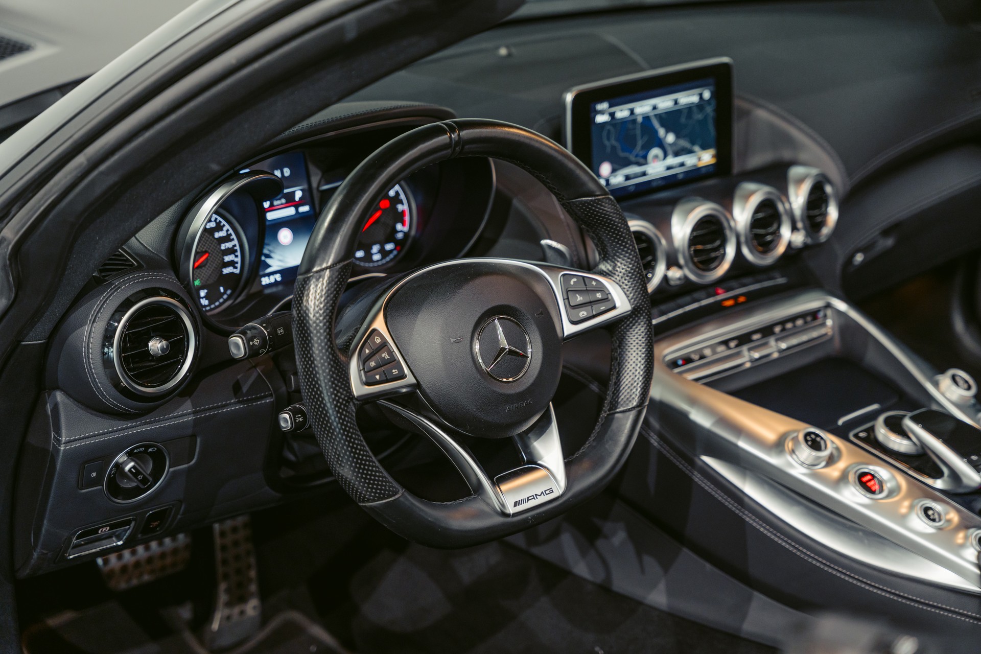 MERCEDES-BENZ AMG GT Roadster Speedshift DCT-image-22