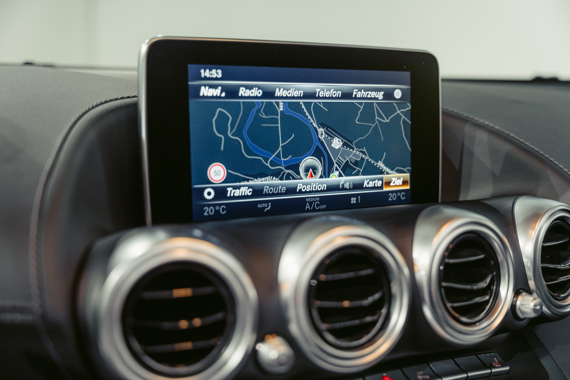 MERCEDES-BENZ AMG GT Roadster Speedshift DCT-image-16