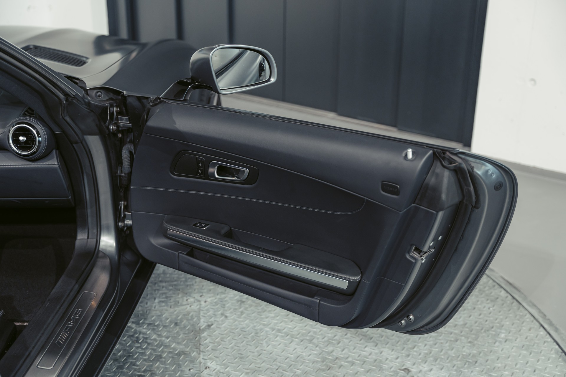 MERCEDES-BENZ AMG GT Roadster Speedshift DCT-image-10