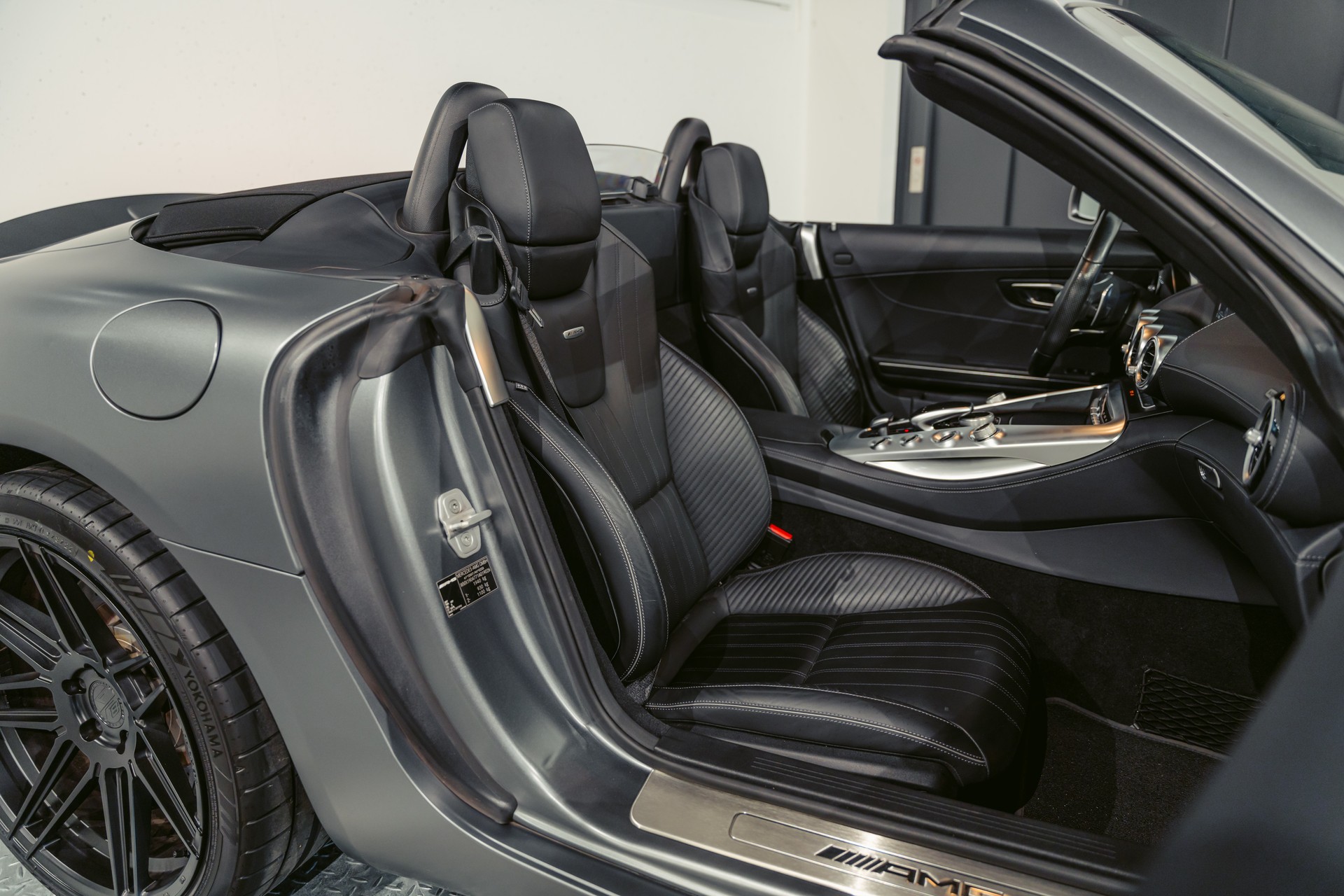 MERCEDES-BENZ AMG GT Roadster Speedshift DCT-image-11