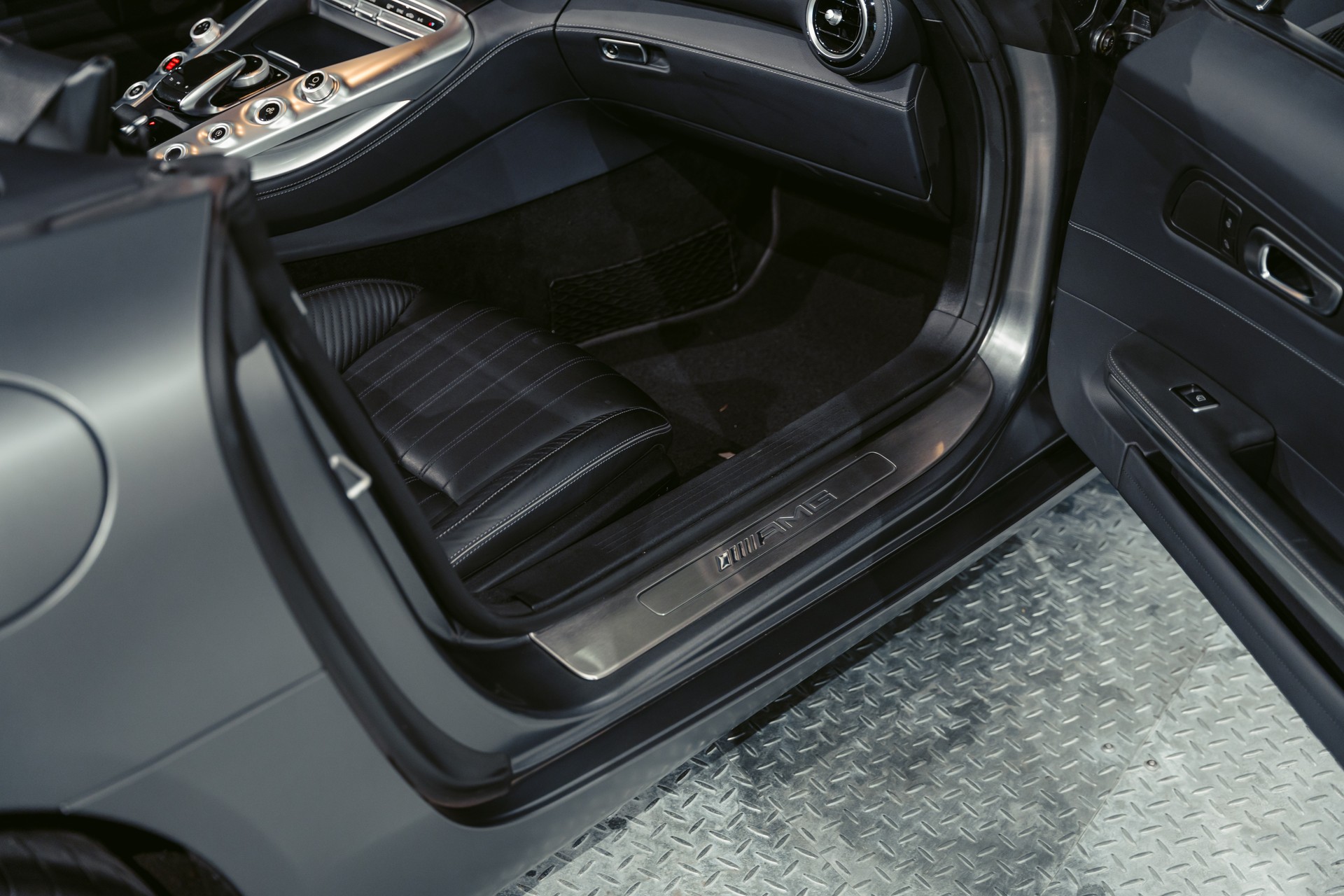 MERCEDES-BENZ AMG GT Roadster Speedshift DCT-image-9