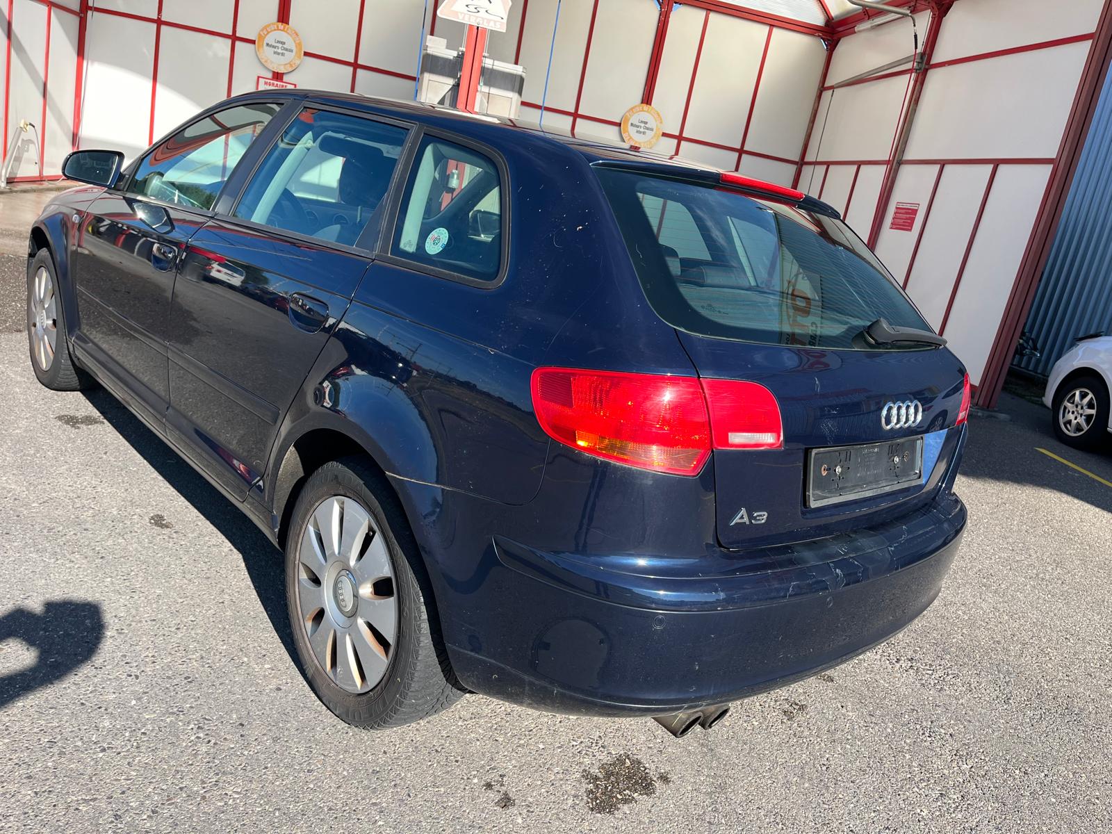 AUDI A3 Sportback 2.0 FSI Ambition-image-4