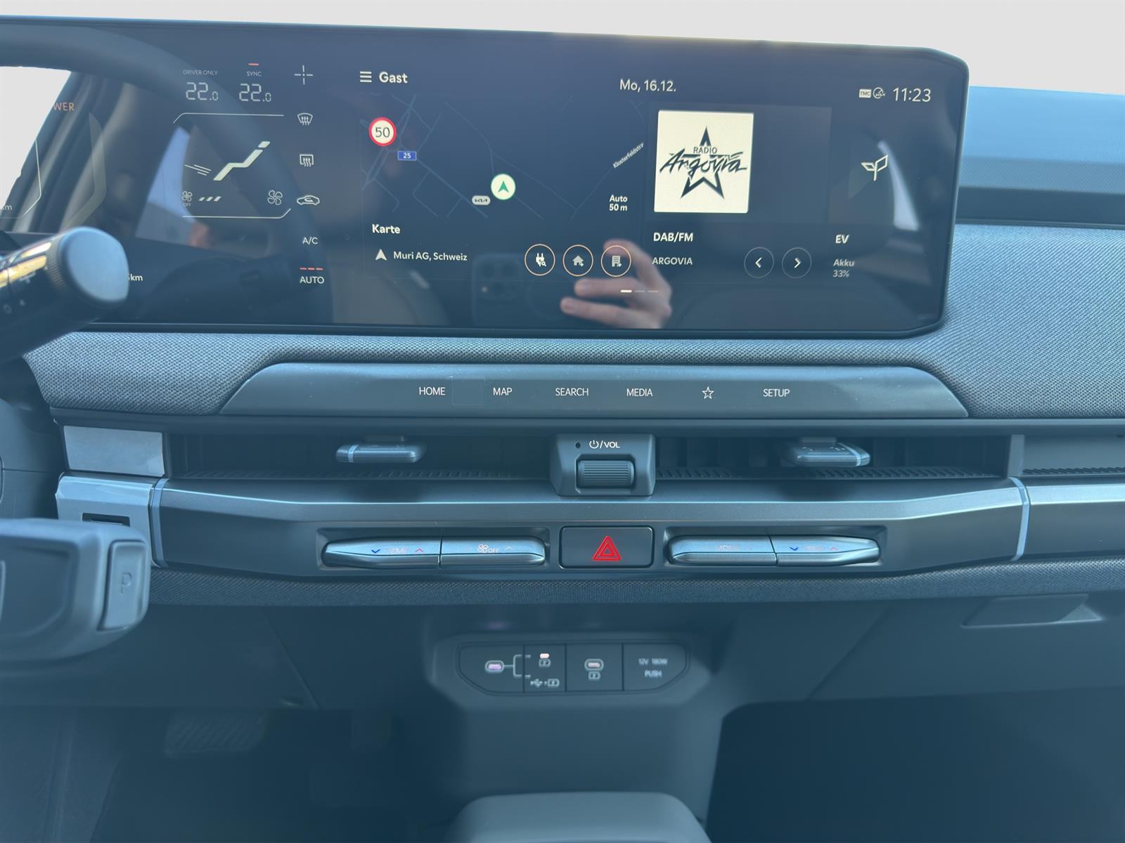 KIA EV3 81 kWh Earth+-image-11