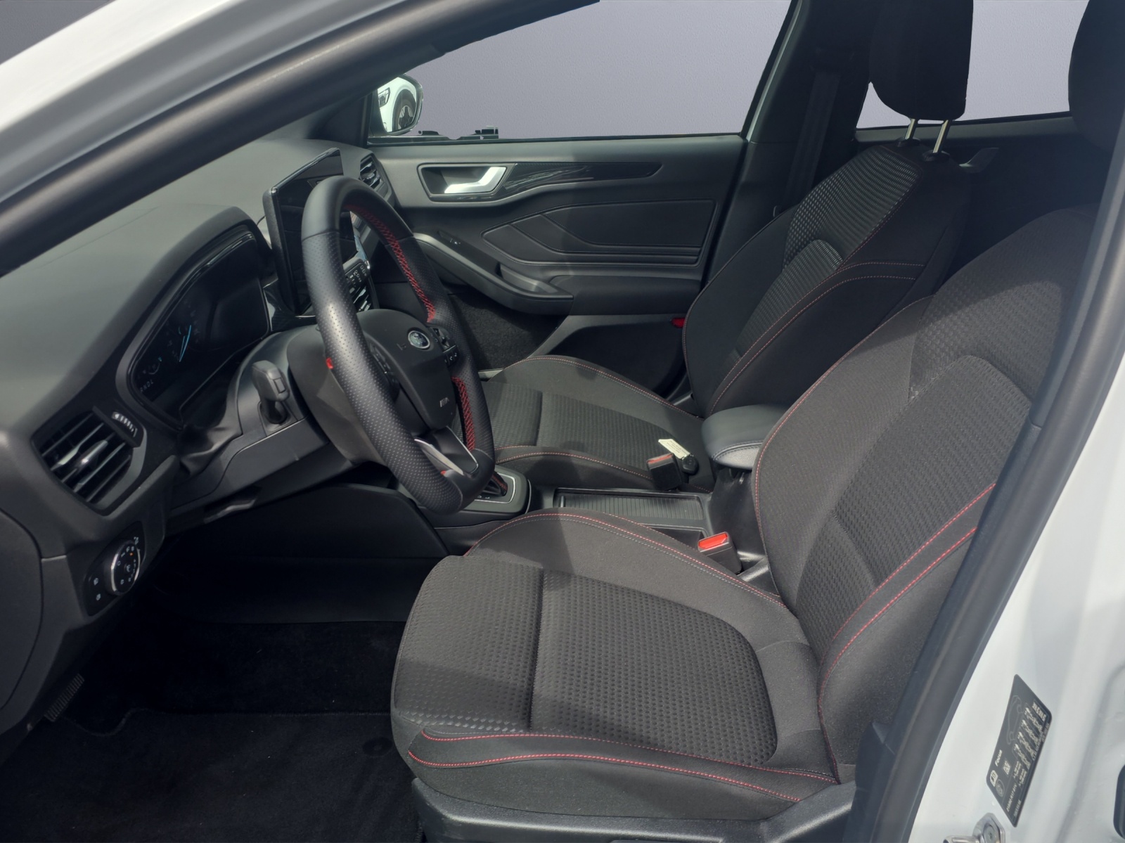 FORD Focus Station Wagon 1.0i EcoB ST-Line-image-4