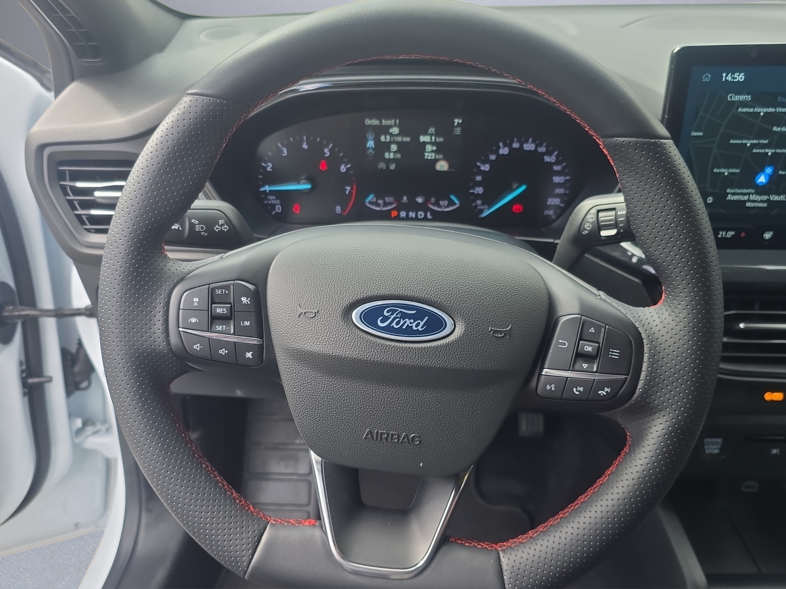 FORD Focus Station Wagon 1.0i EcoB ST-Line-image-5