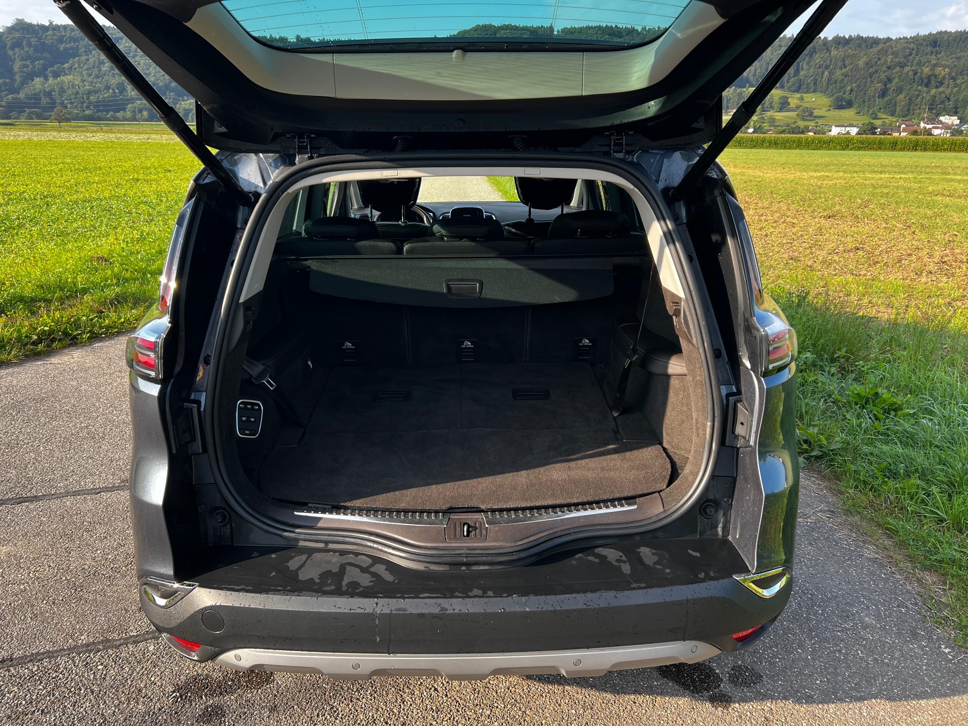 RENAULT Espace 1.8 TCe Initiale EDC-image-9