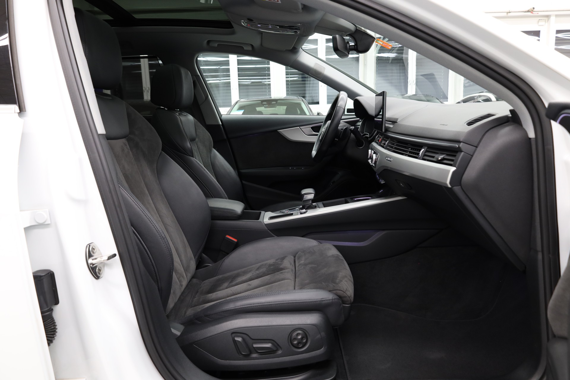 AUDI A4 Allroad 3.0 45 TDI quattro T-Tronic-image-14