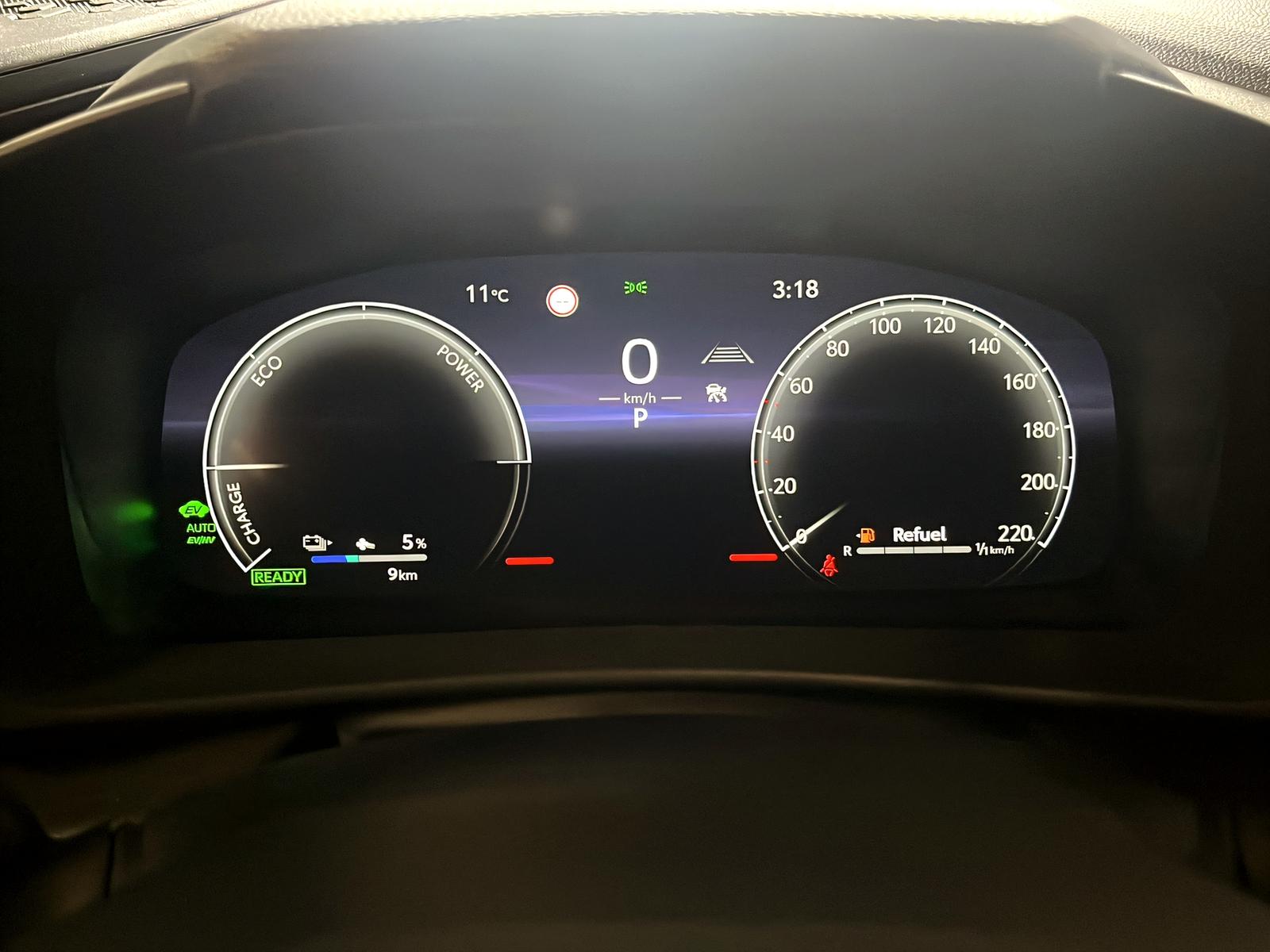TOYOTA C-HR 2.0 PHEV Swiss Edition-image-9