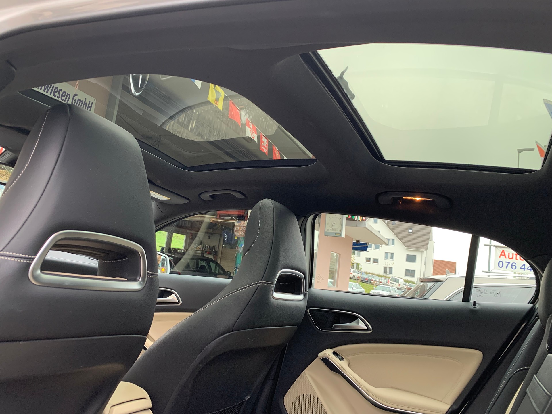 MERCEDES-BENZ GLA 250 Urban 4Matic 7G-DCT-image-8