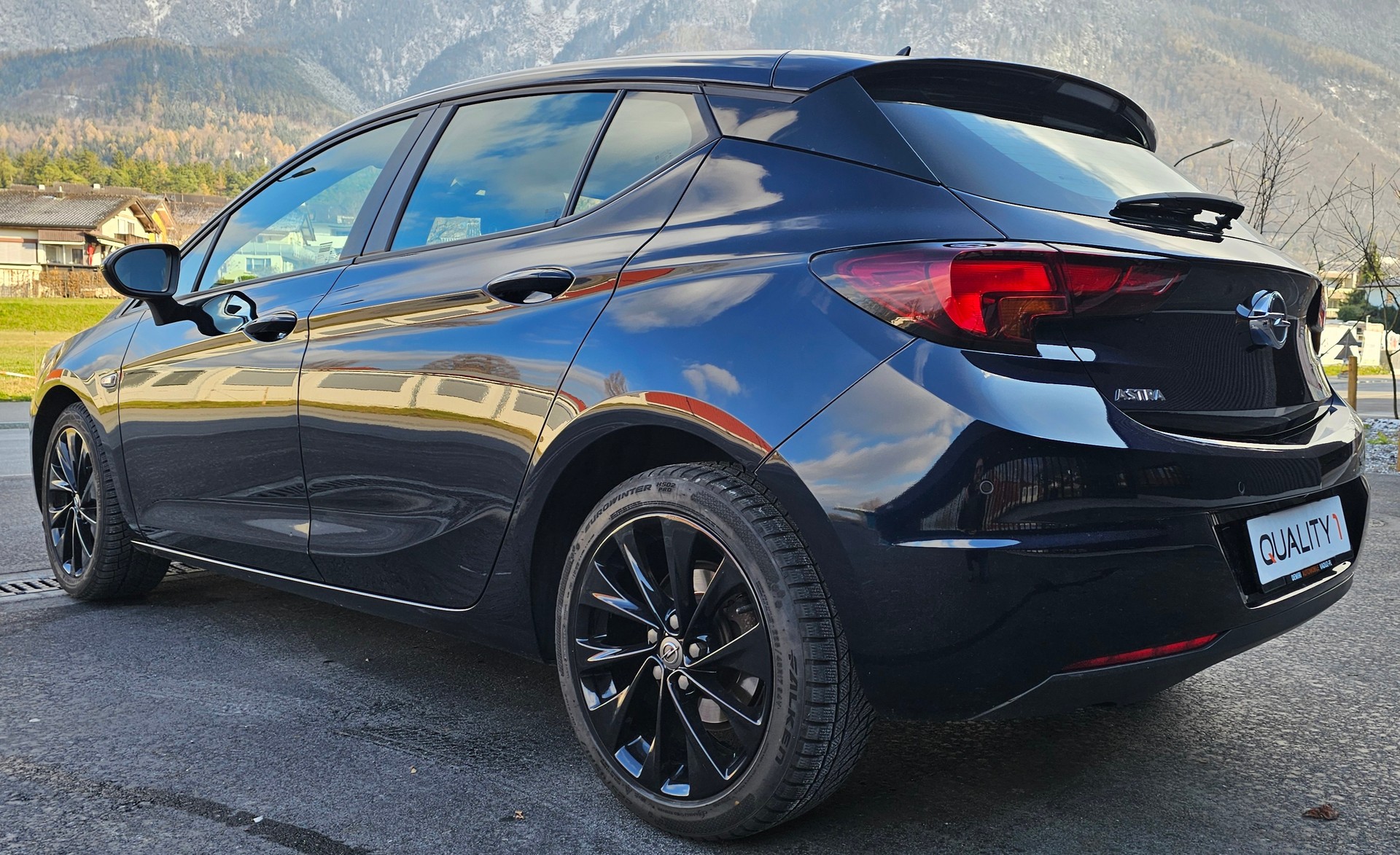 OPEL Astra 1.4i Turbo 120 Years Edition Automatic-image-2