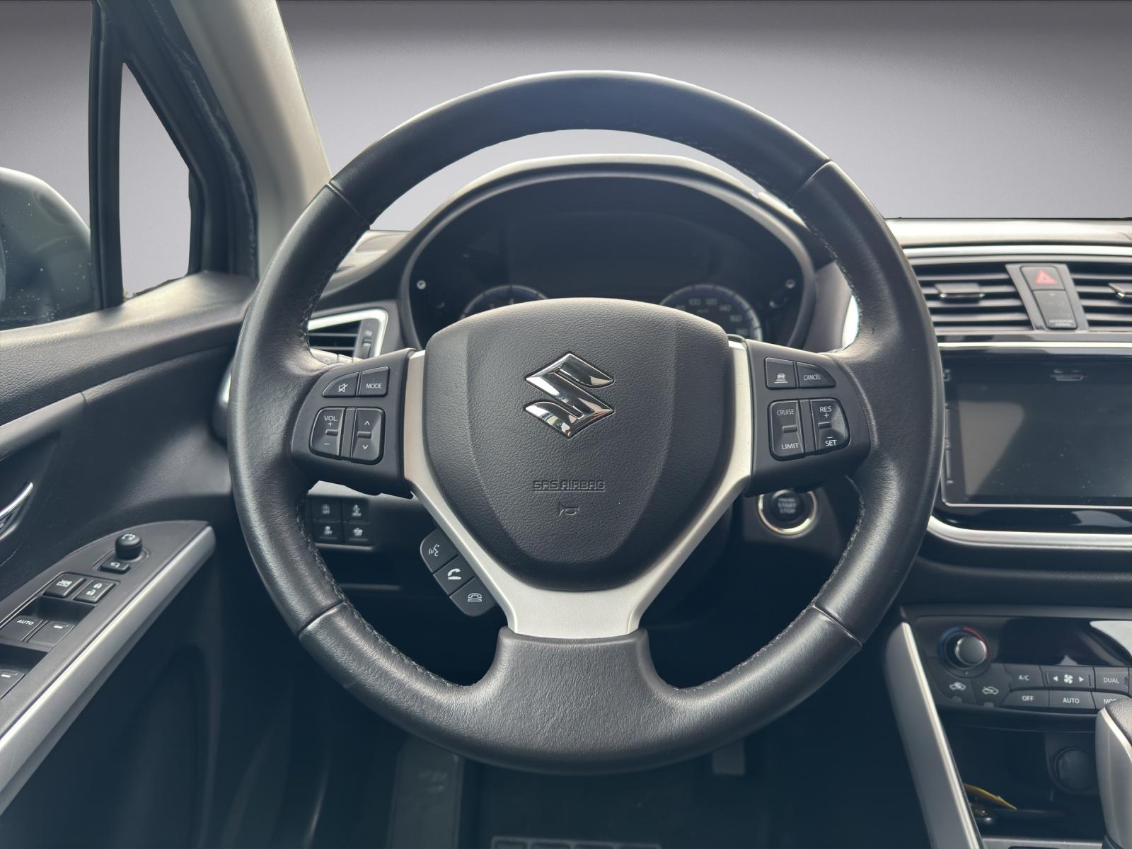 SUZUKI SX4 S-Cross 1.4 T Compact Top 4x4-image-12