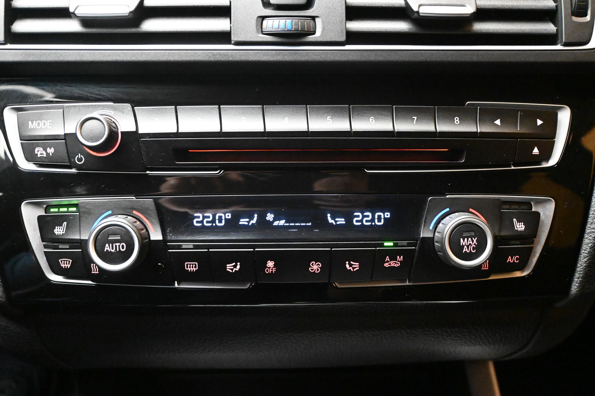BMW M140i xDrive Steptronic-image-11